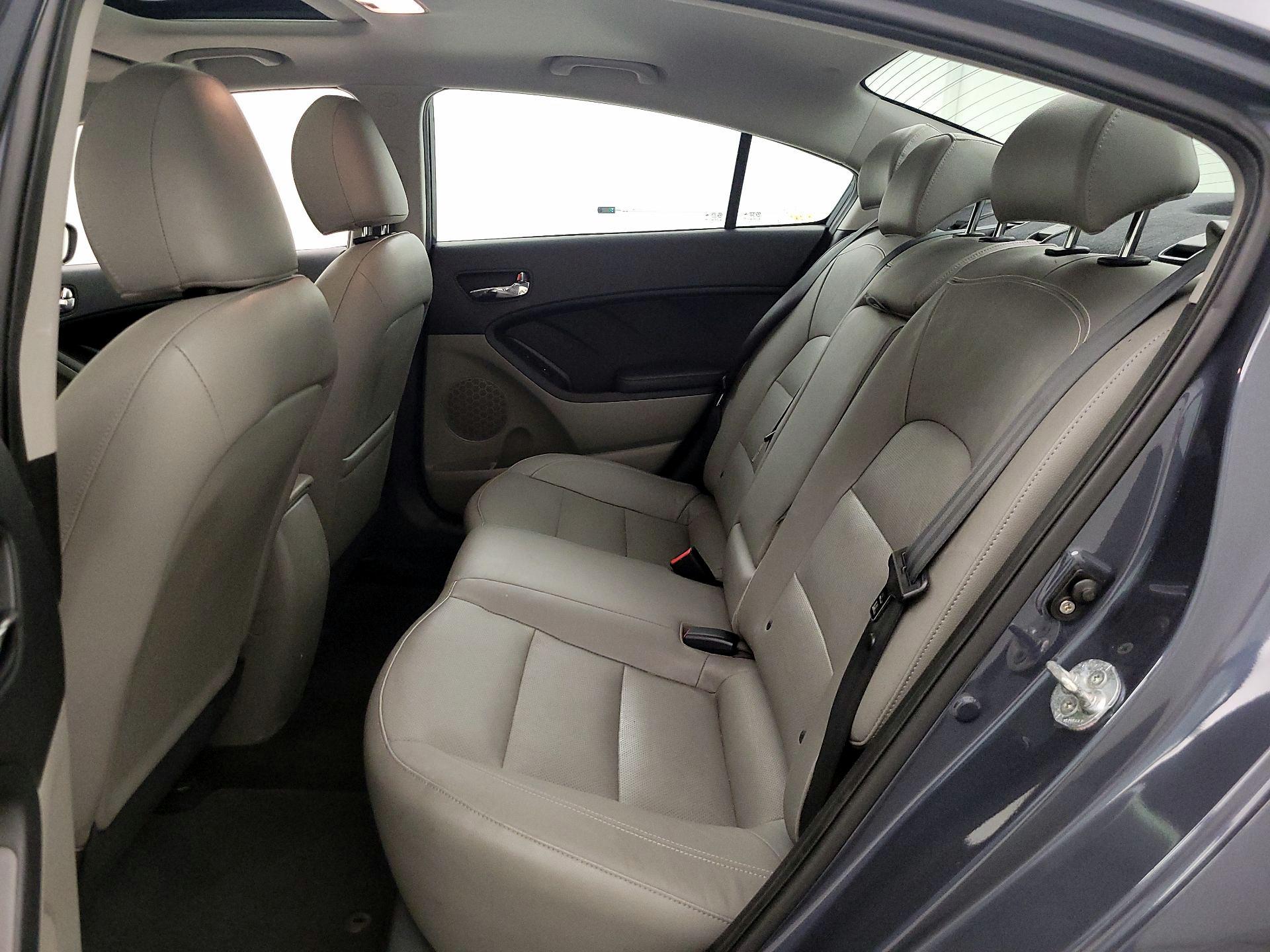 Thumbnail: 2015 Kia Forte - 20