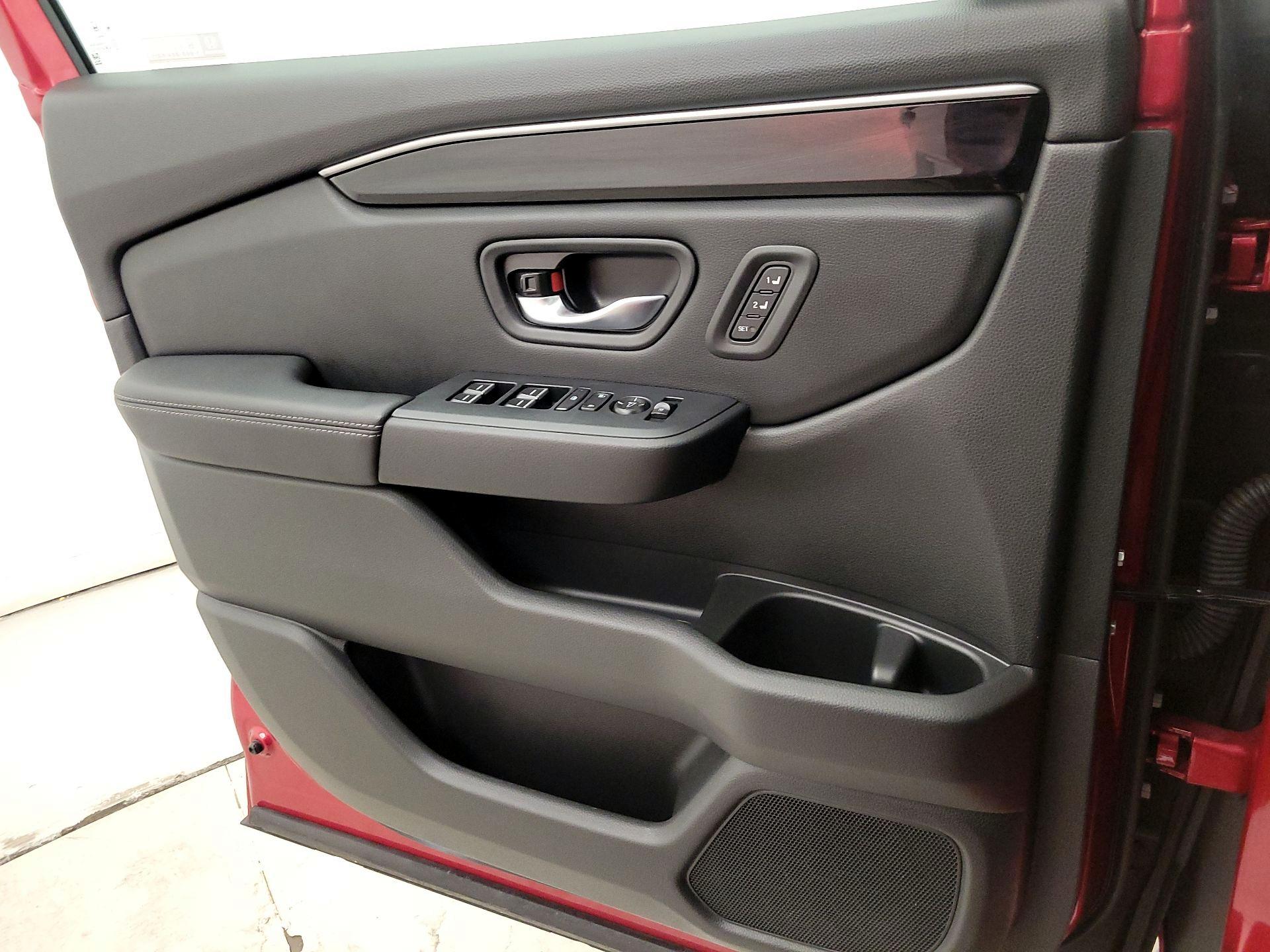 Thumbnail: 2024 Honda Pilot - 12