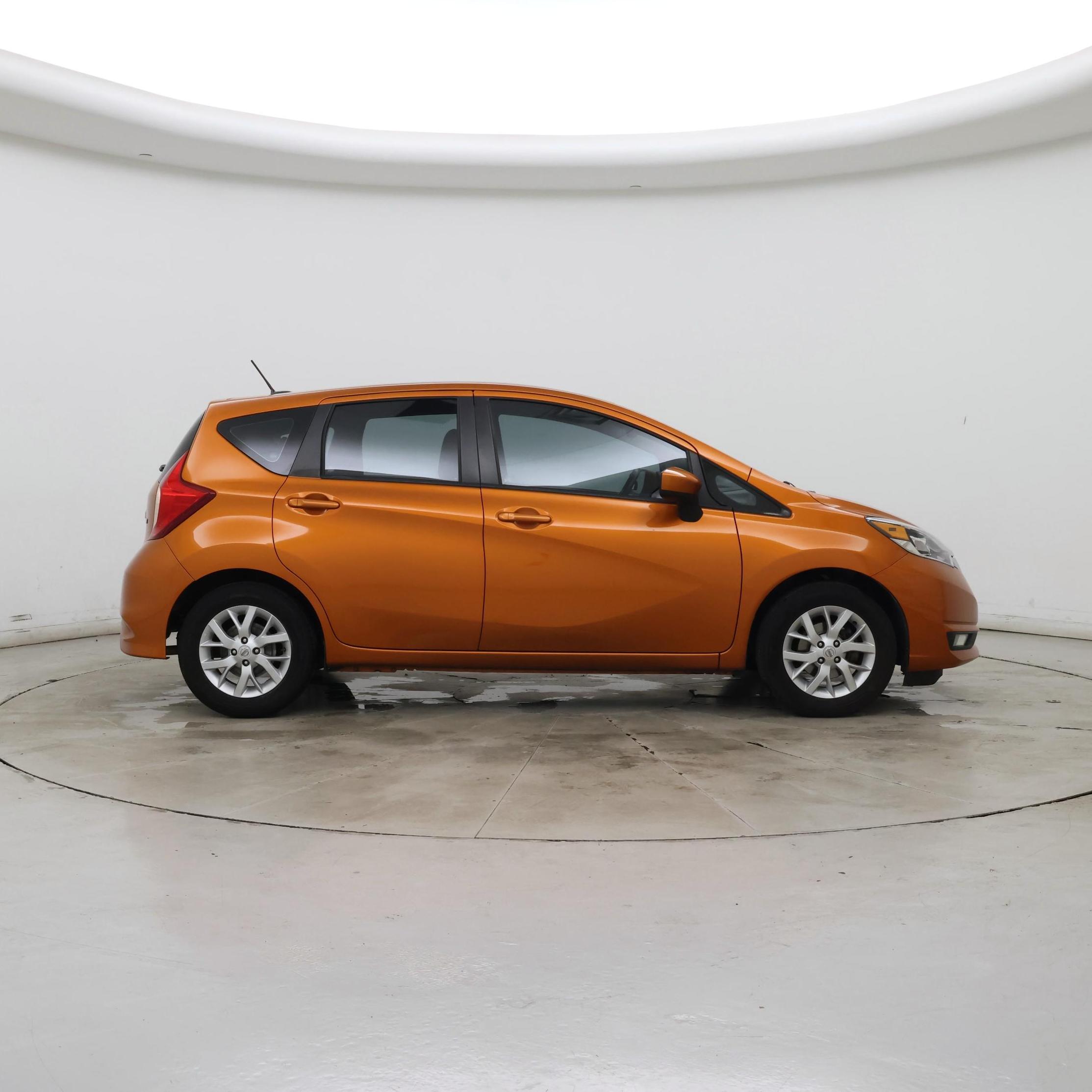 Thumbnail: 2017 Nissan Versa Note - 7