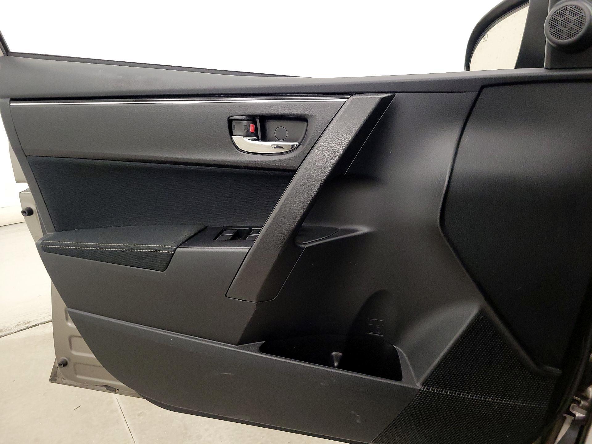 Thumbnail: 2018 Toyota Corolla - 12