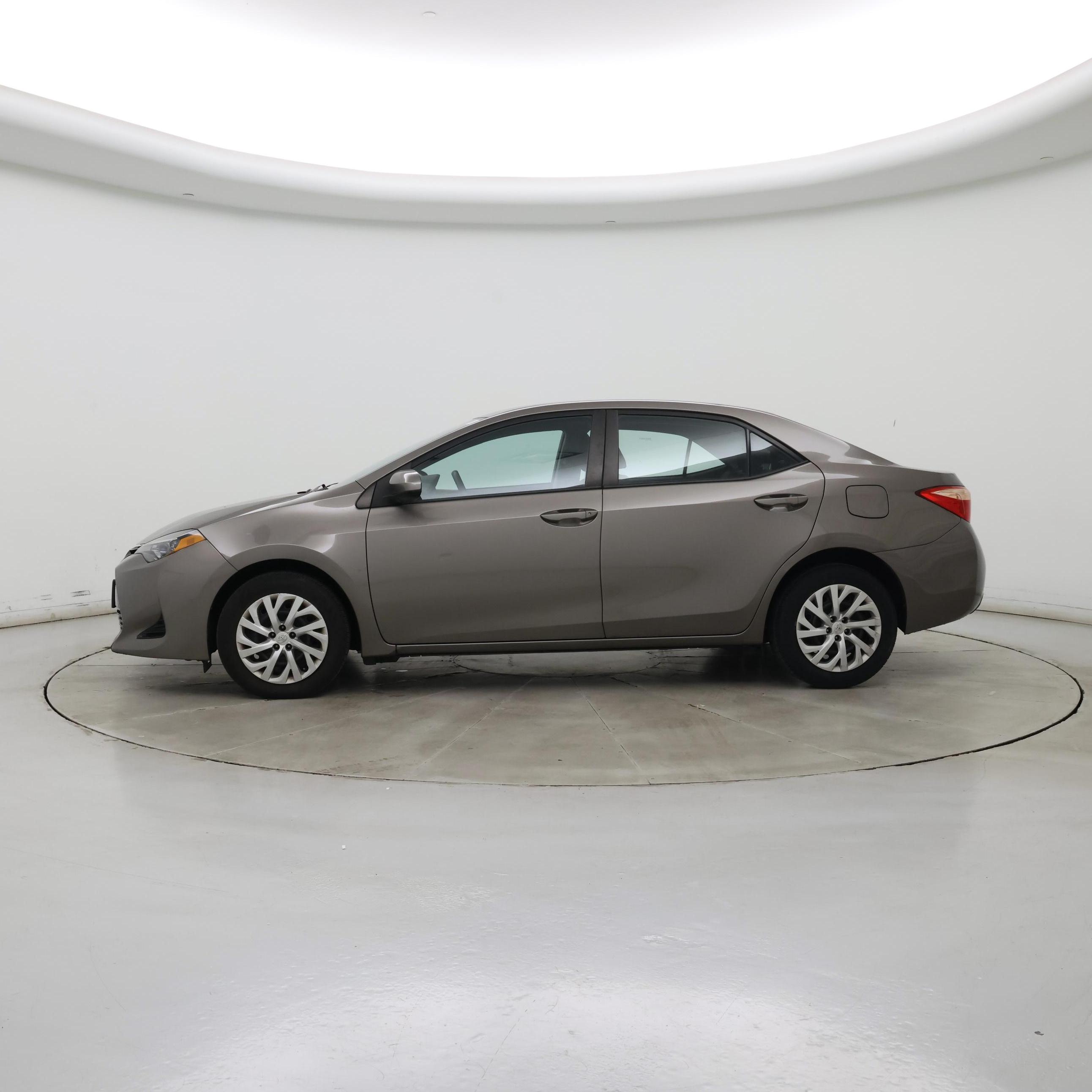 Thumbnail: 2018 Toyota Corolla - 3