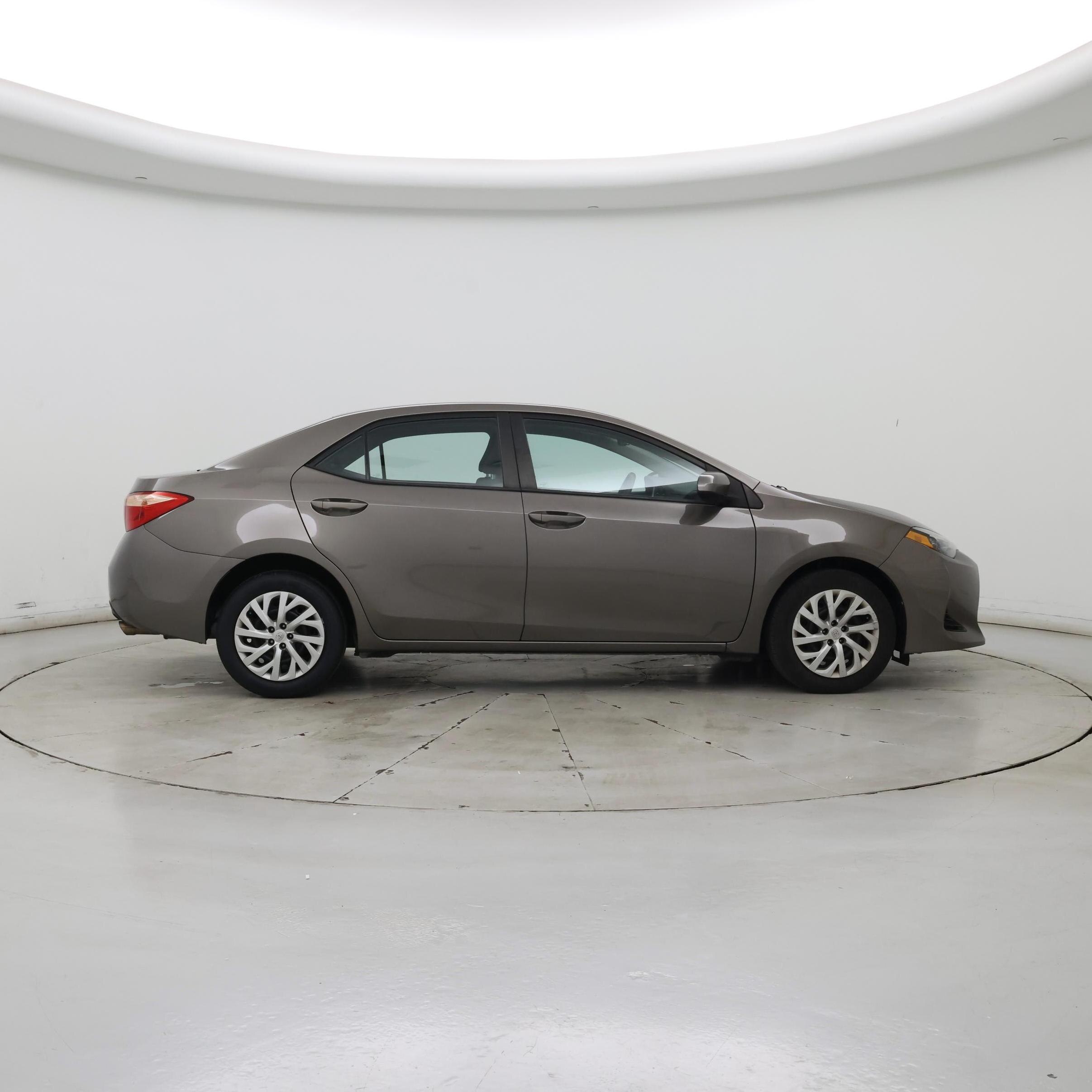 Thumbnail: 2018 Toyota Corolla - 7