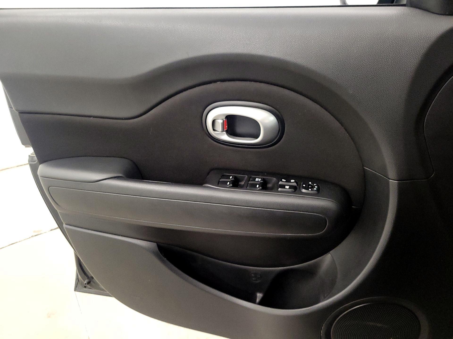 Thumbnail: 2016 Kia Soul - 12