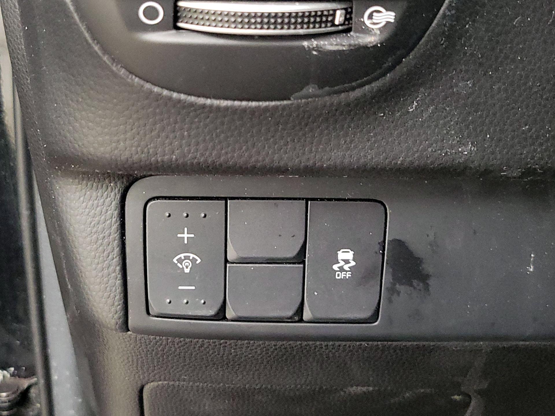 Thumbnail: 2016 Kia Soul - 13