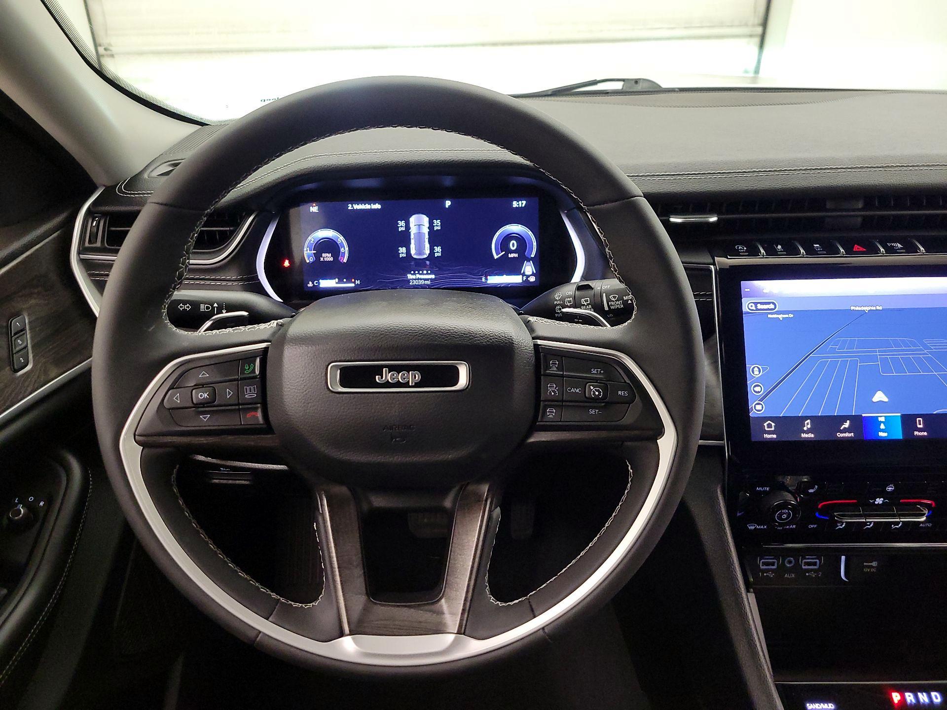 Thumbnail: 2023 Jeep Grand Cherokee - 10