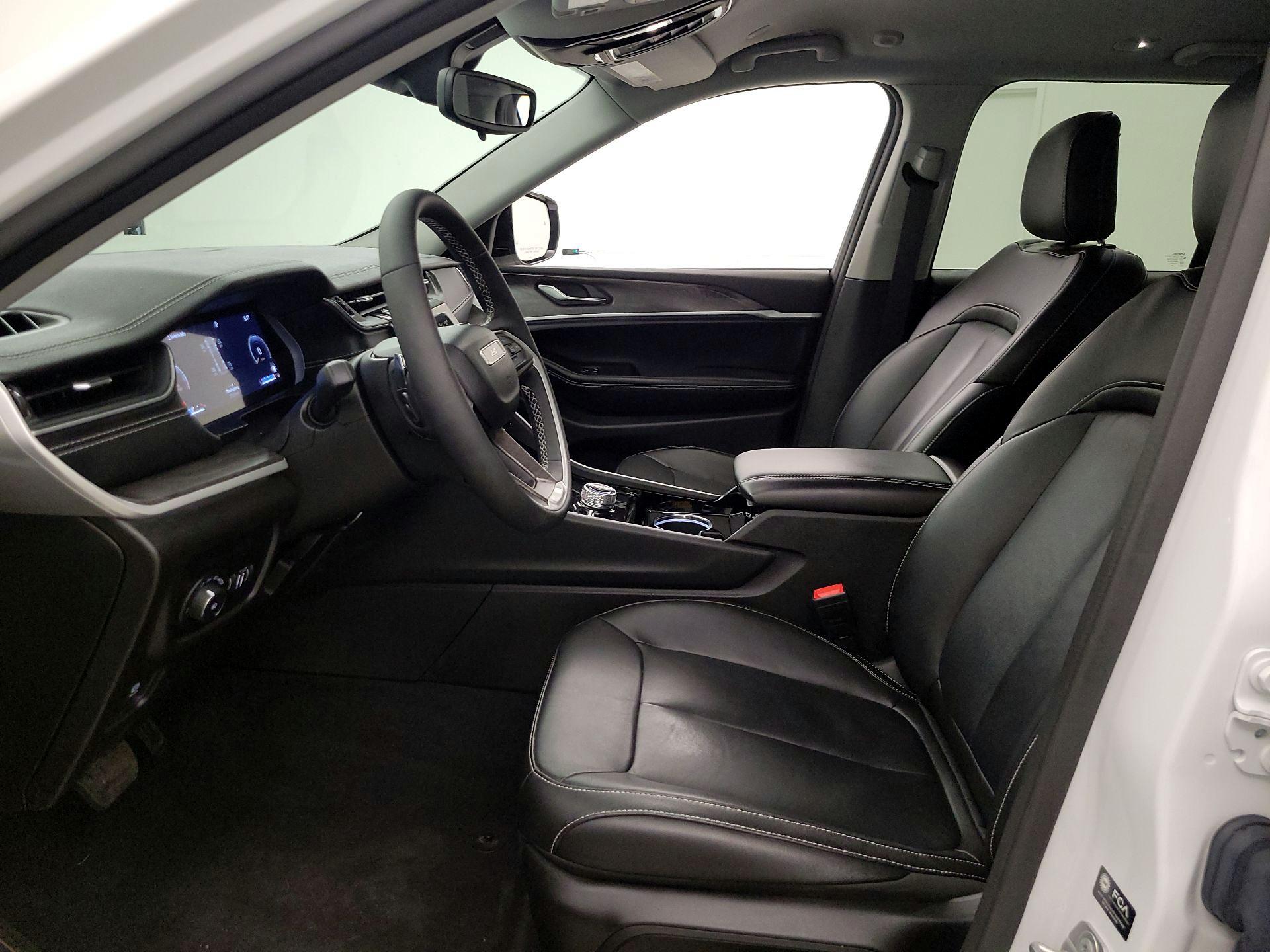 Thumbnail: 2023 Jeep Grand Cherokee - 11