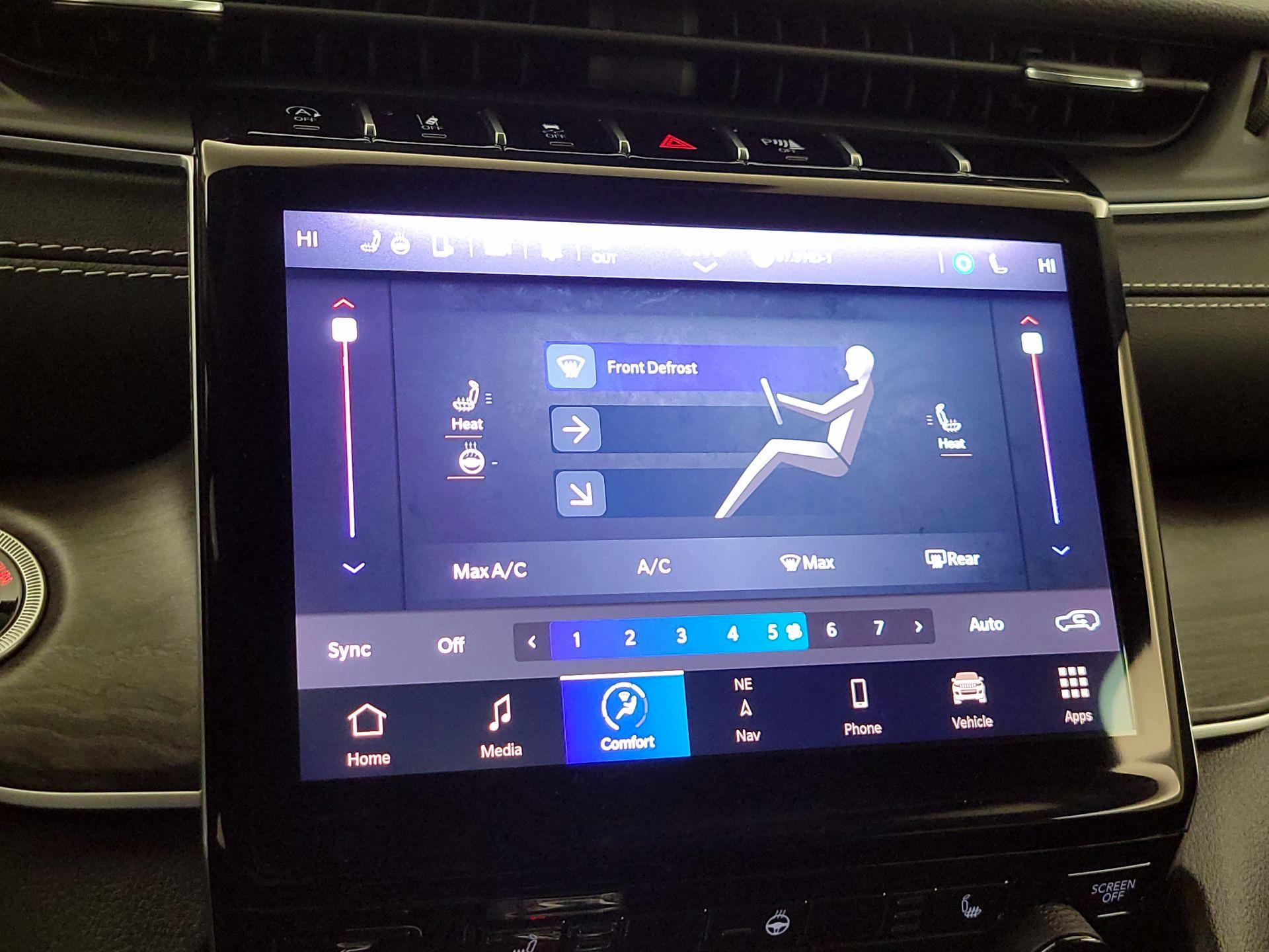 Thumbnail: 2023 Jeep Grand Cherokee - 17