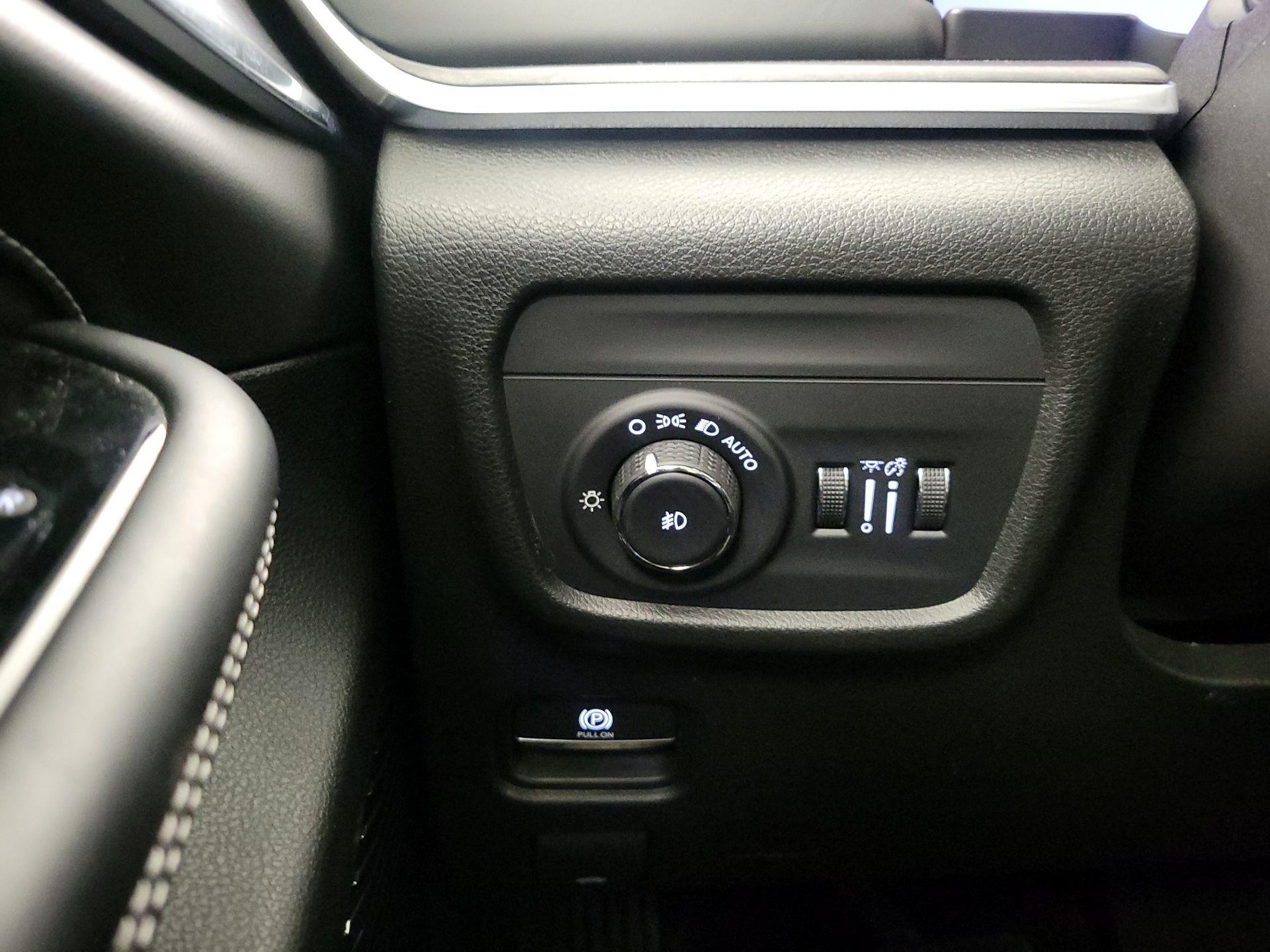 Thumbnail: 2022 Jeep Grand Cherokee - 13