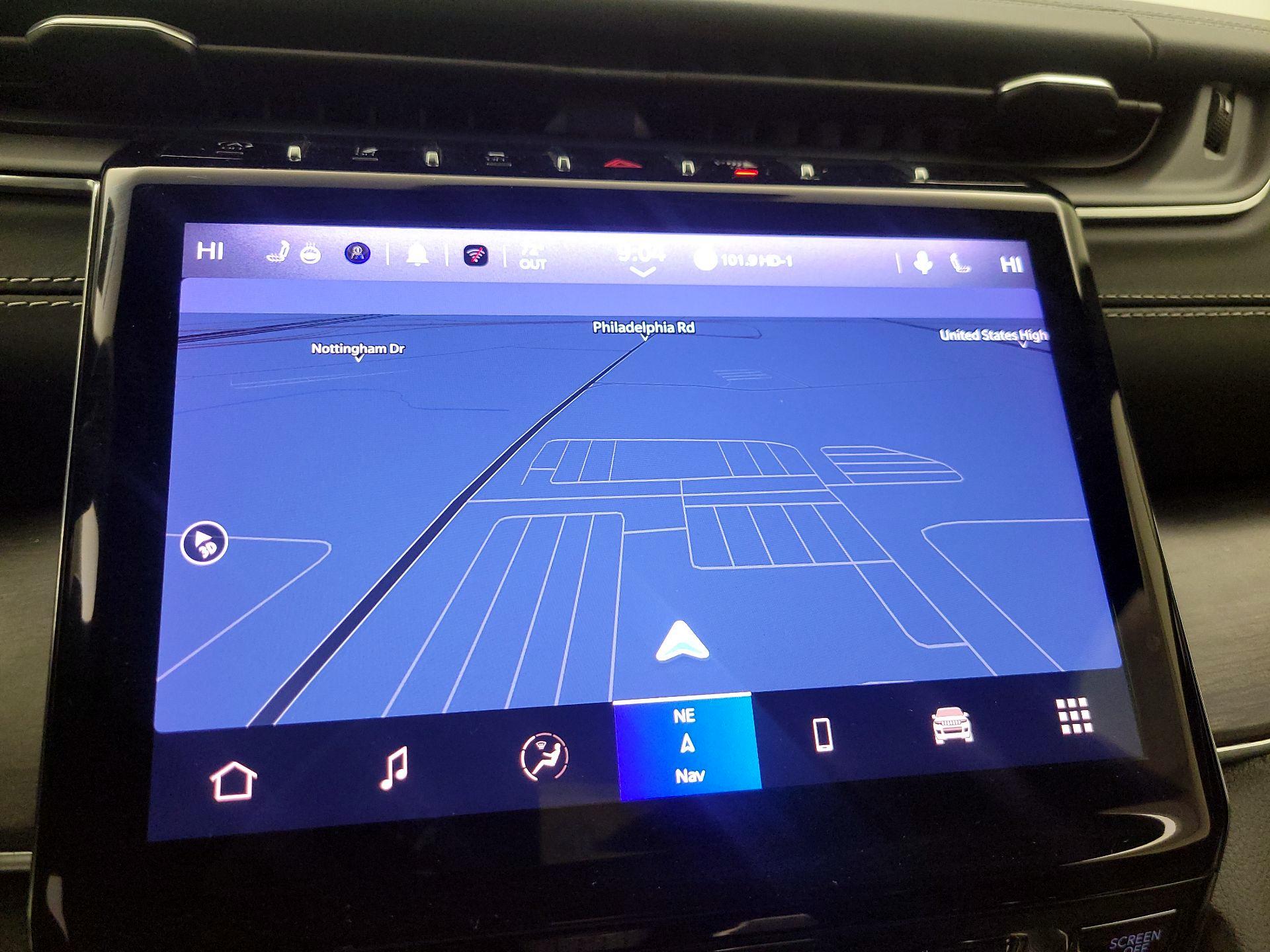 Thumbnail: 2022 Jeep Grand Cherokee - 14