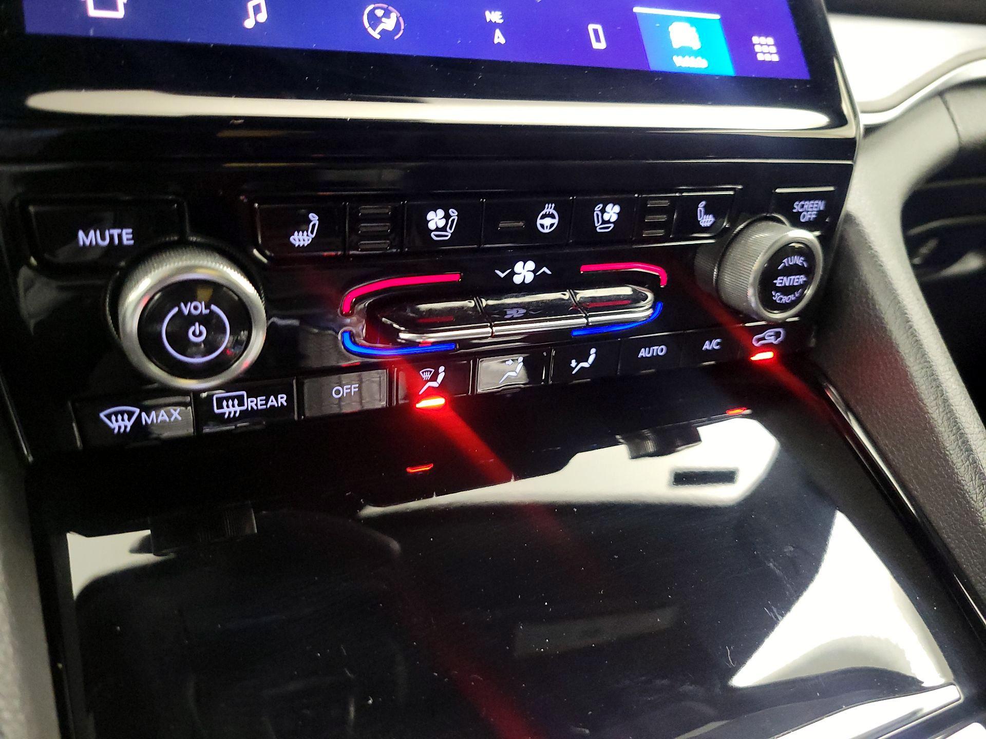 Thumbnail: 2022 Jeep Grand Cherokee - 17