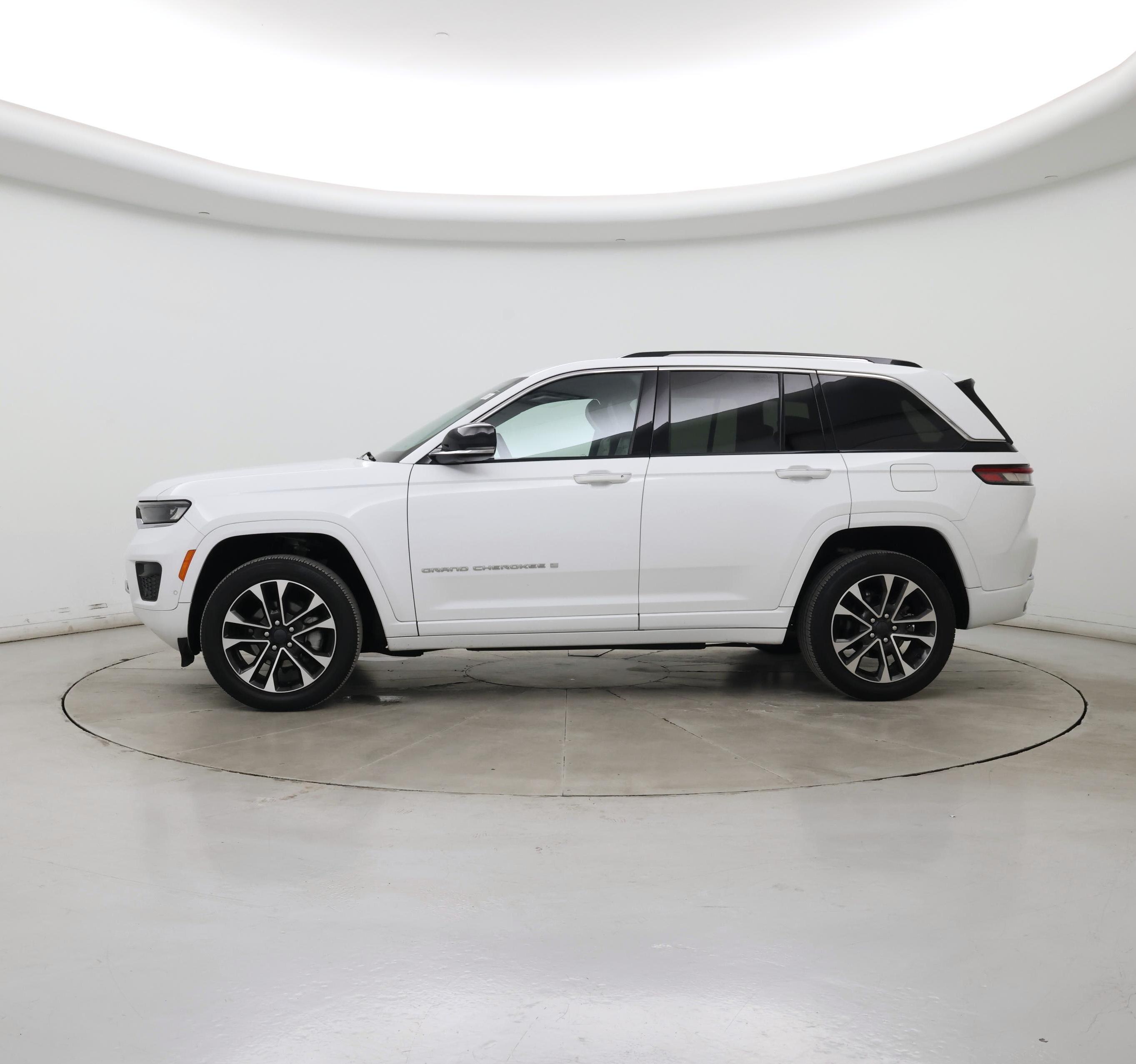 Thumbnail: 2022 Jeep Grand Cherokee - 3