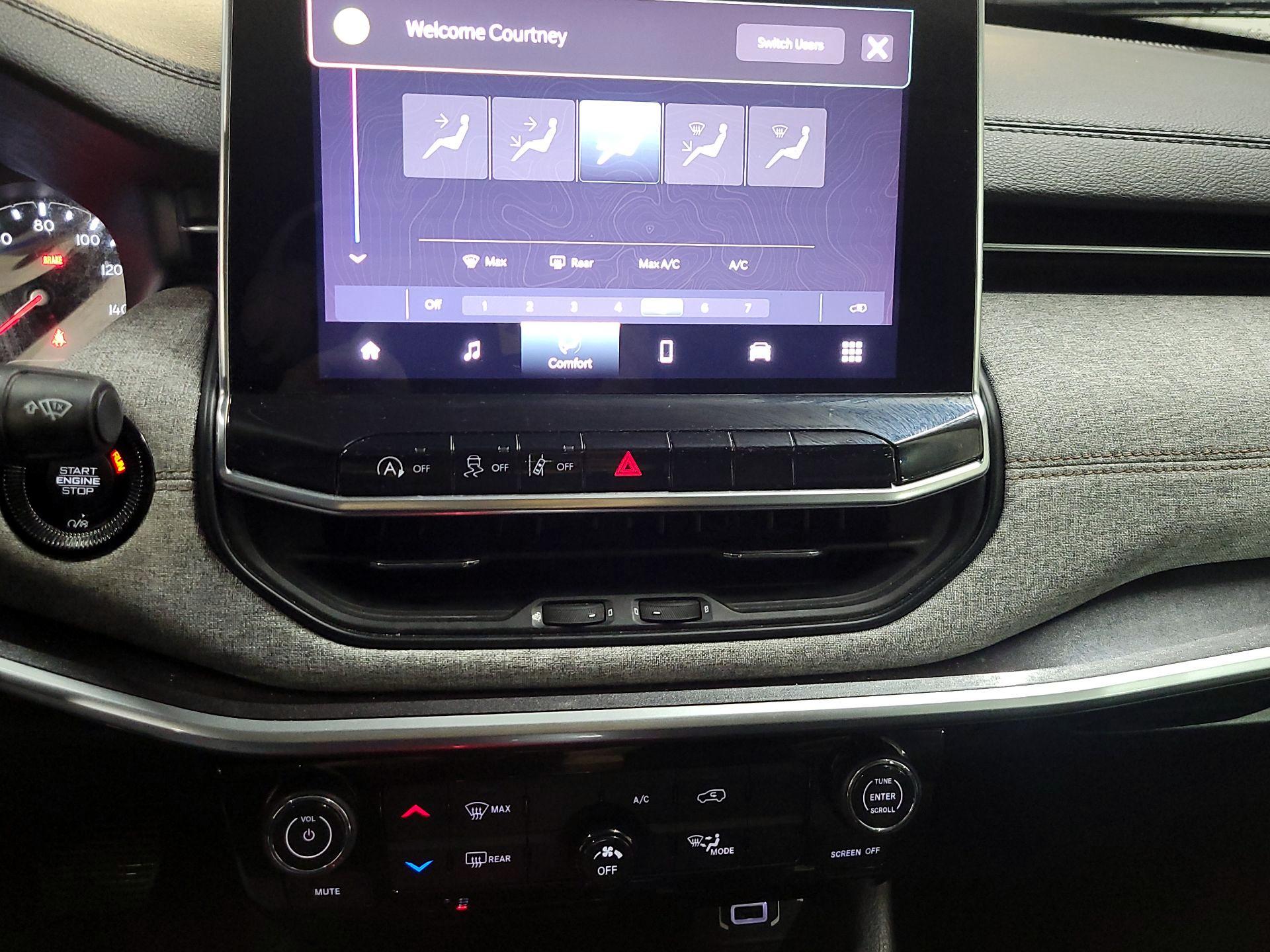 Thumbnail: 2022 Jeep Compass - 16