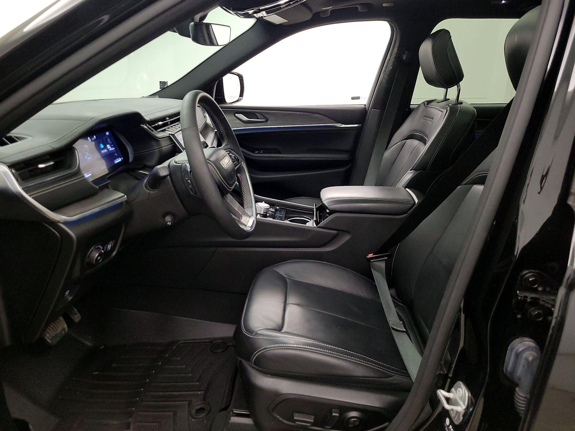 Thumbnail: 2023 Jeep Grand Cherokee - 11