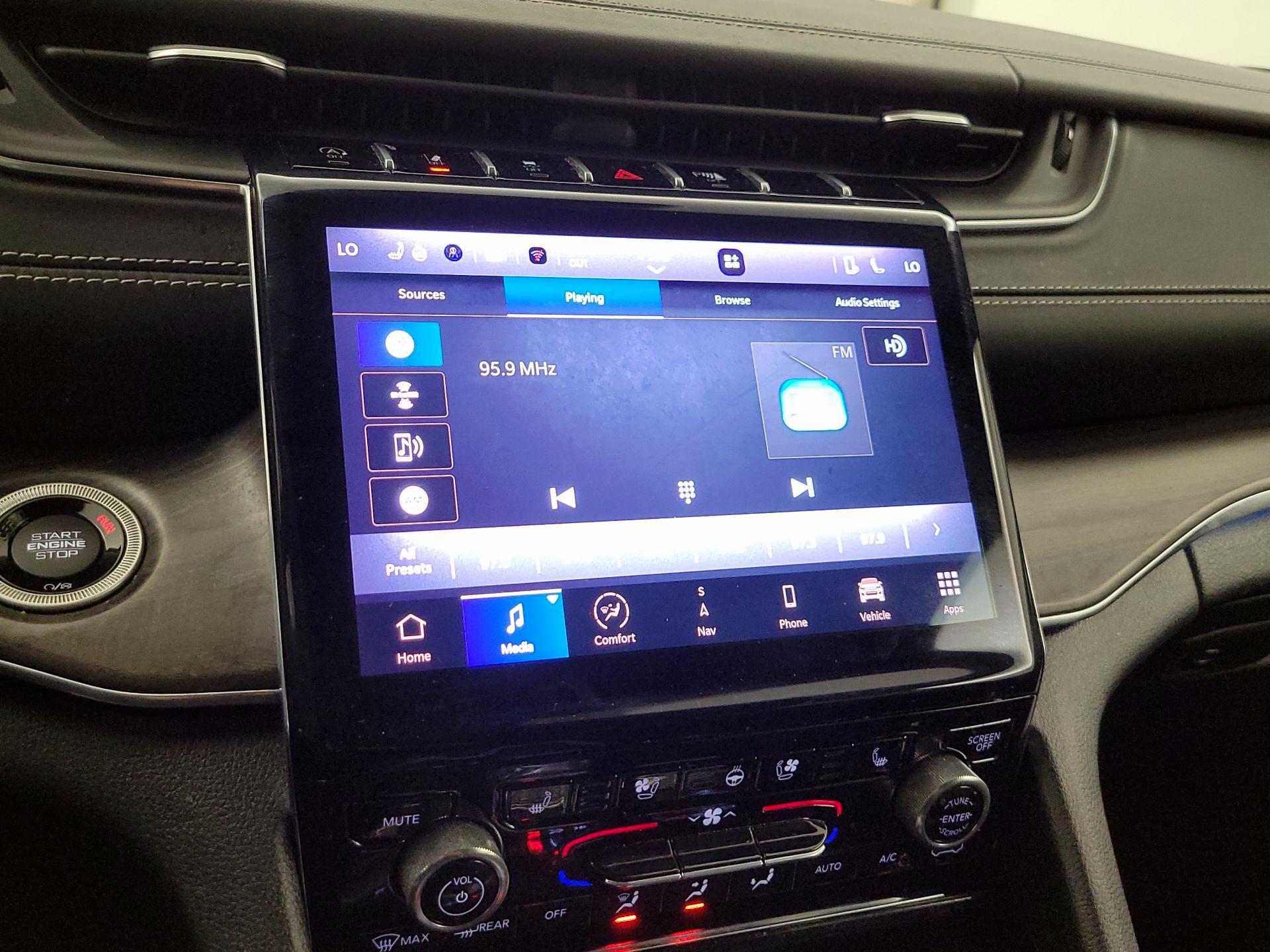 Thumbnail: 2023 Jeep Grand Cherokee - 16