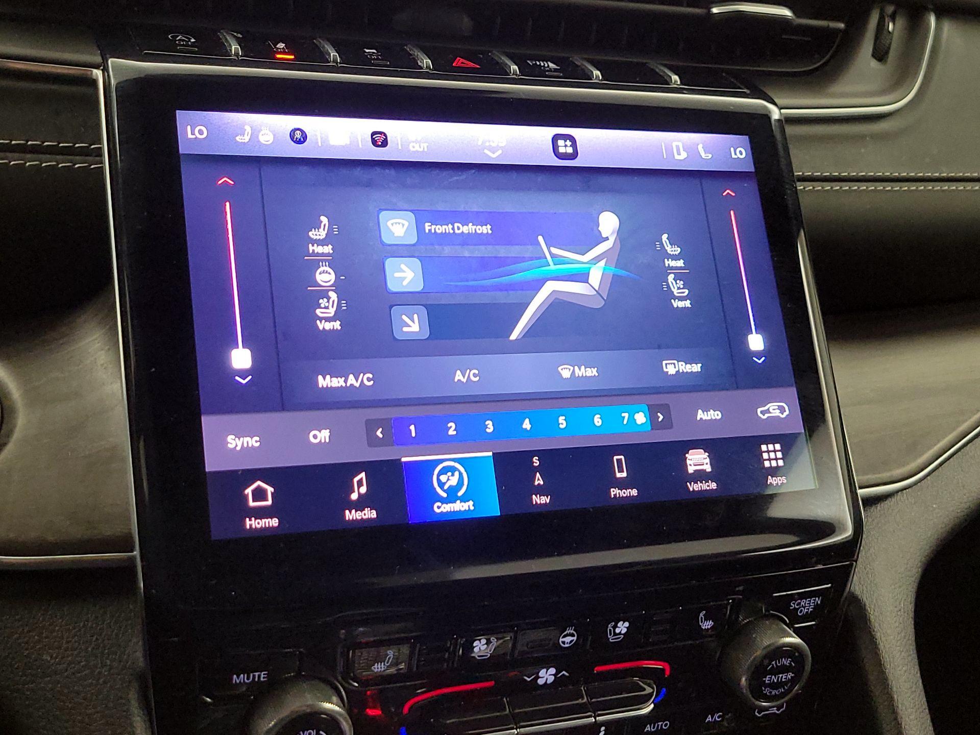 Thumbnail: 2023 Jeep Grand Cherokee - 17