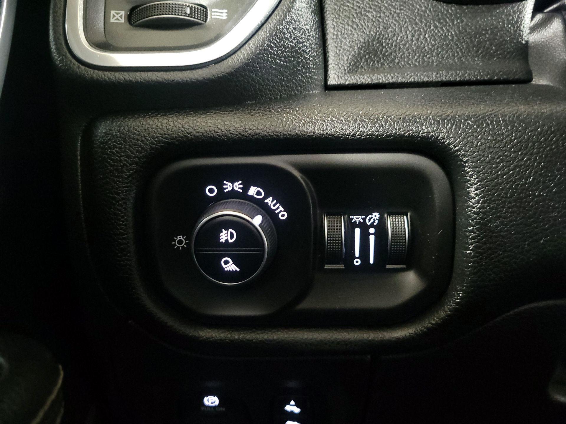 Thumbnail: 2022 RAM 1500 - 10