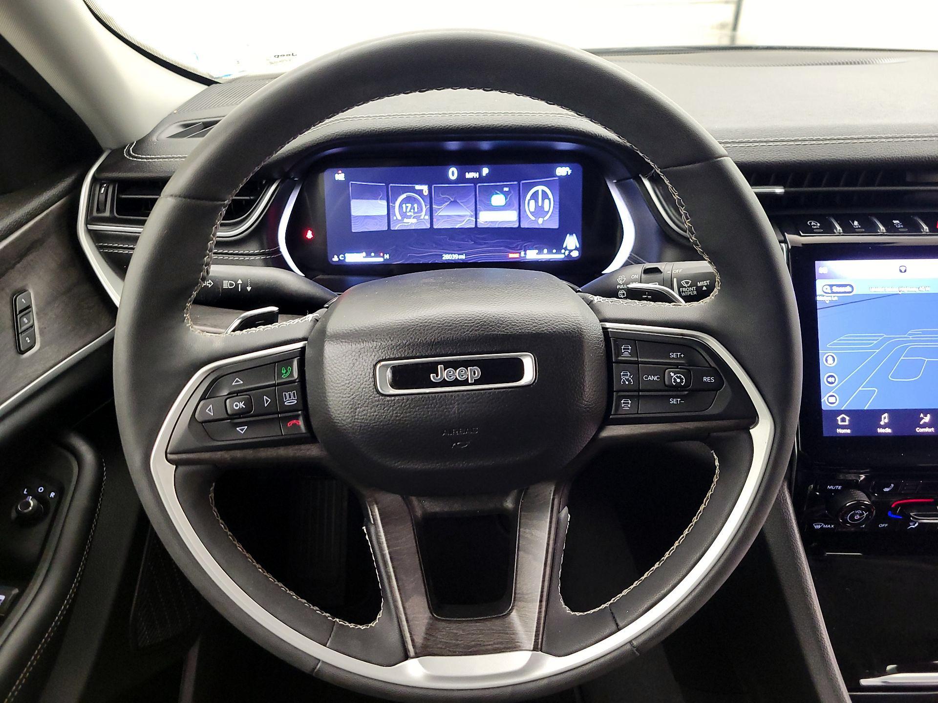 Thumbnail: 2023 Jeep Grand Cherokee - 10