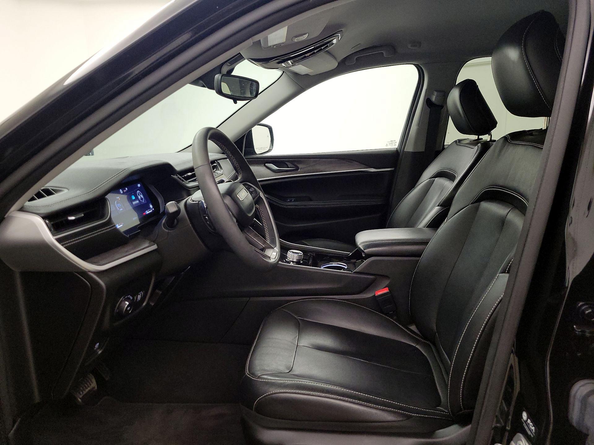 Thumbnail: 2023 Jeep Grand Cherokee - 11