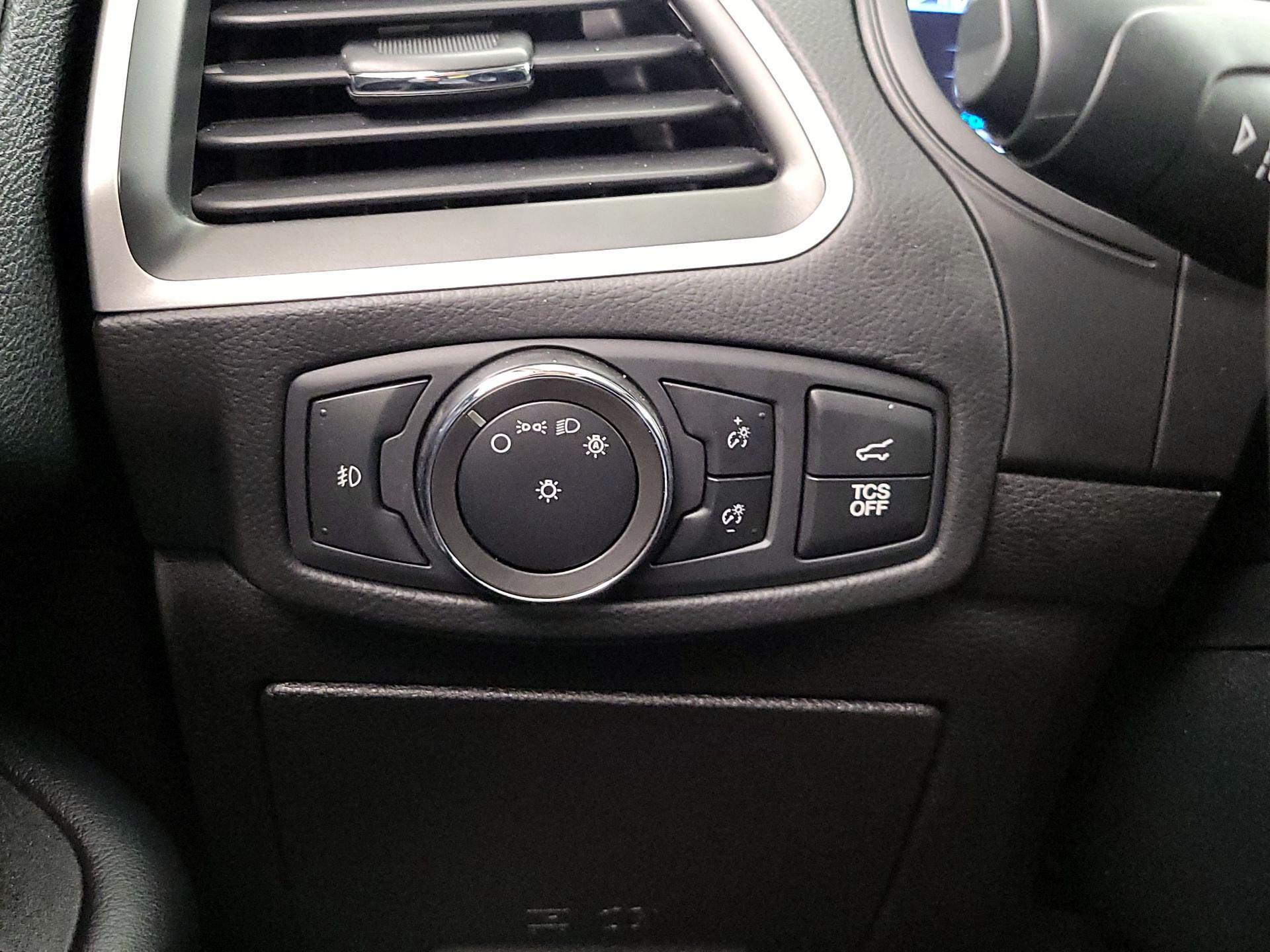 Thumbnail: 2022 Ford Edge - 13