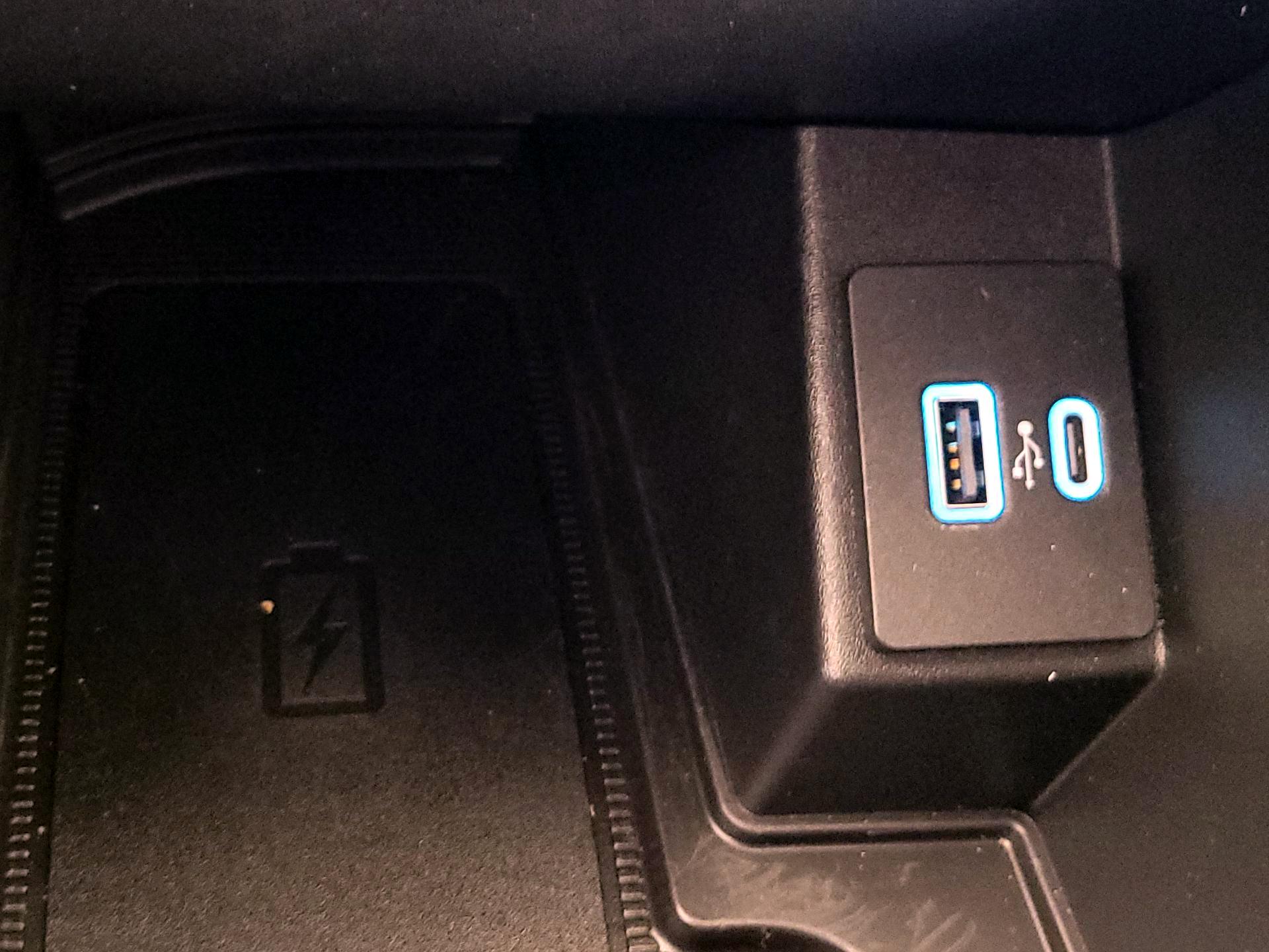 Thumbnail: 2022 Ford Edge - 18