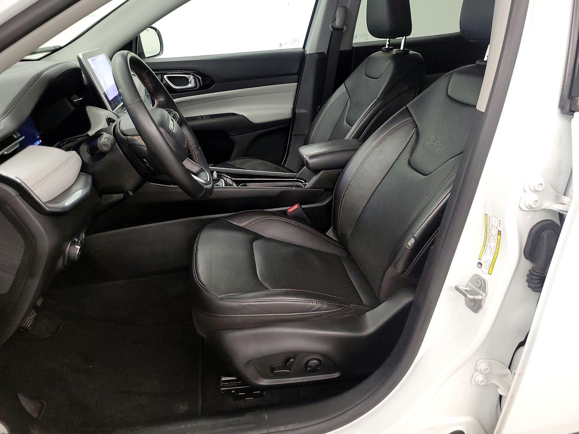 Thumbnail: 2022 Jeep Compass - 11