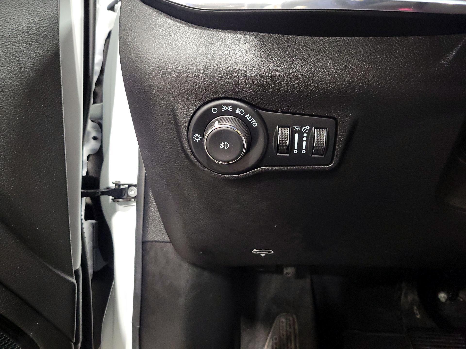 Thumbnail: 2022 Jeep Compass - 13