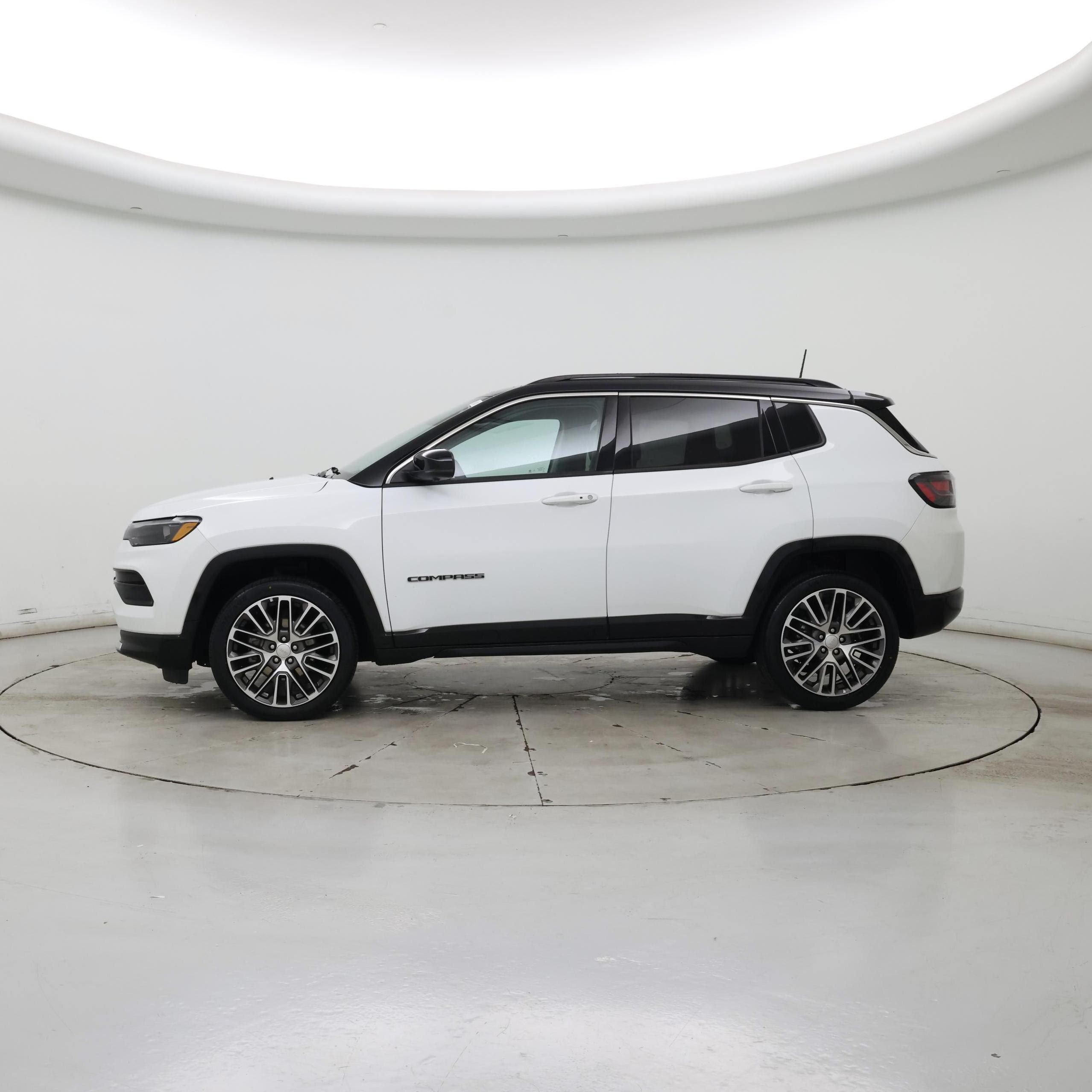 Thumbnail: 2022 Jeep Compass - 3
