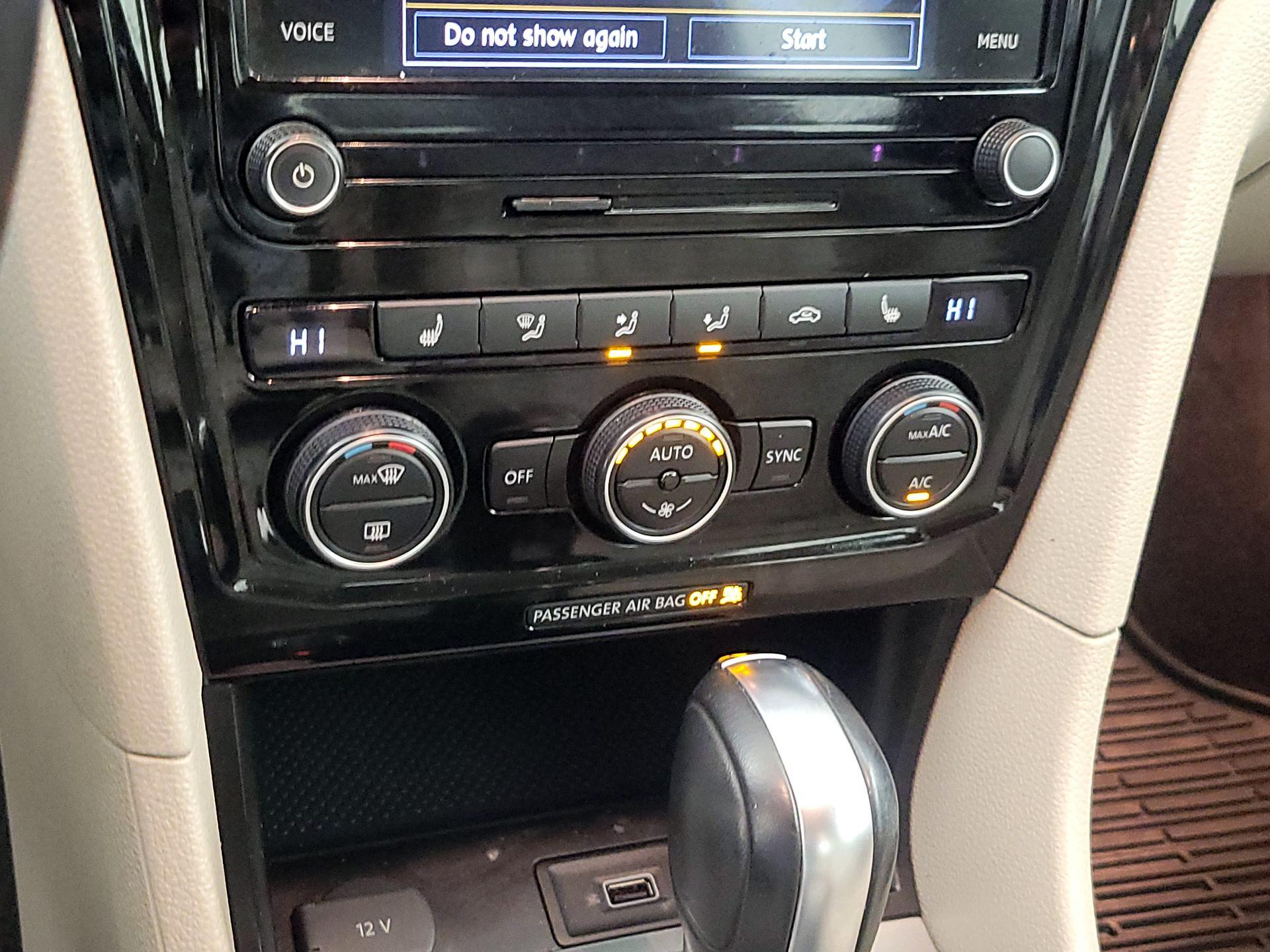 Thumbnail: 2020 Volkswagen Passat - 17