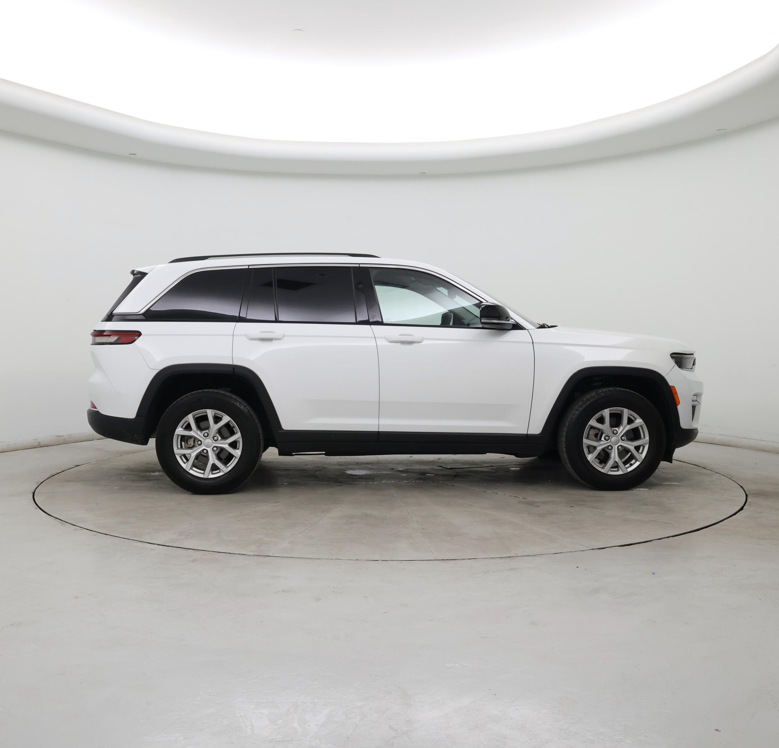 Thumbnail: 2023 Jeep Grand Cherokee - 7