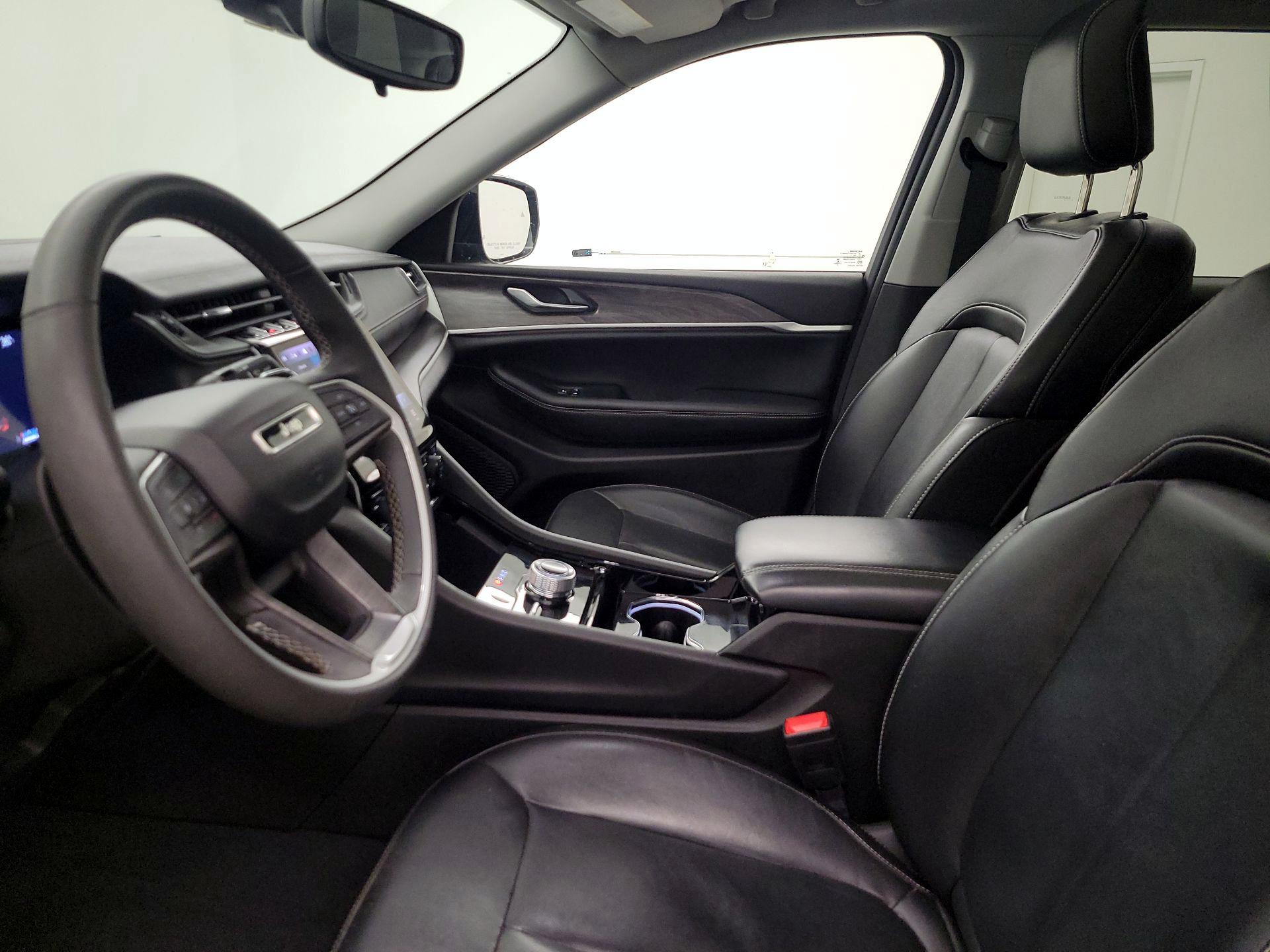 Thumbnail: 2023 Jeep Grand Cherokee - 11