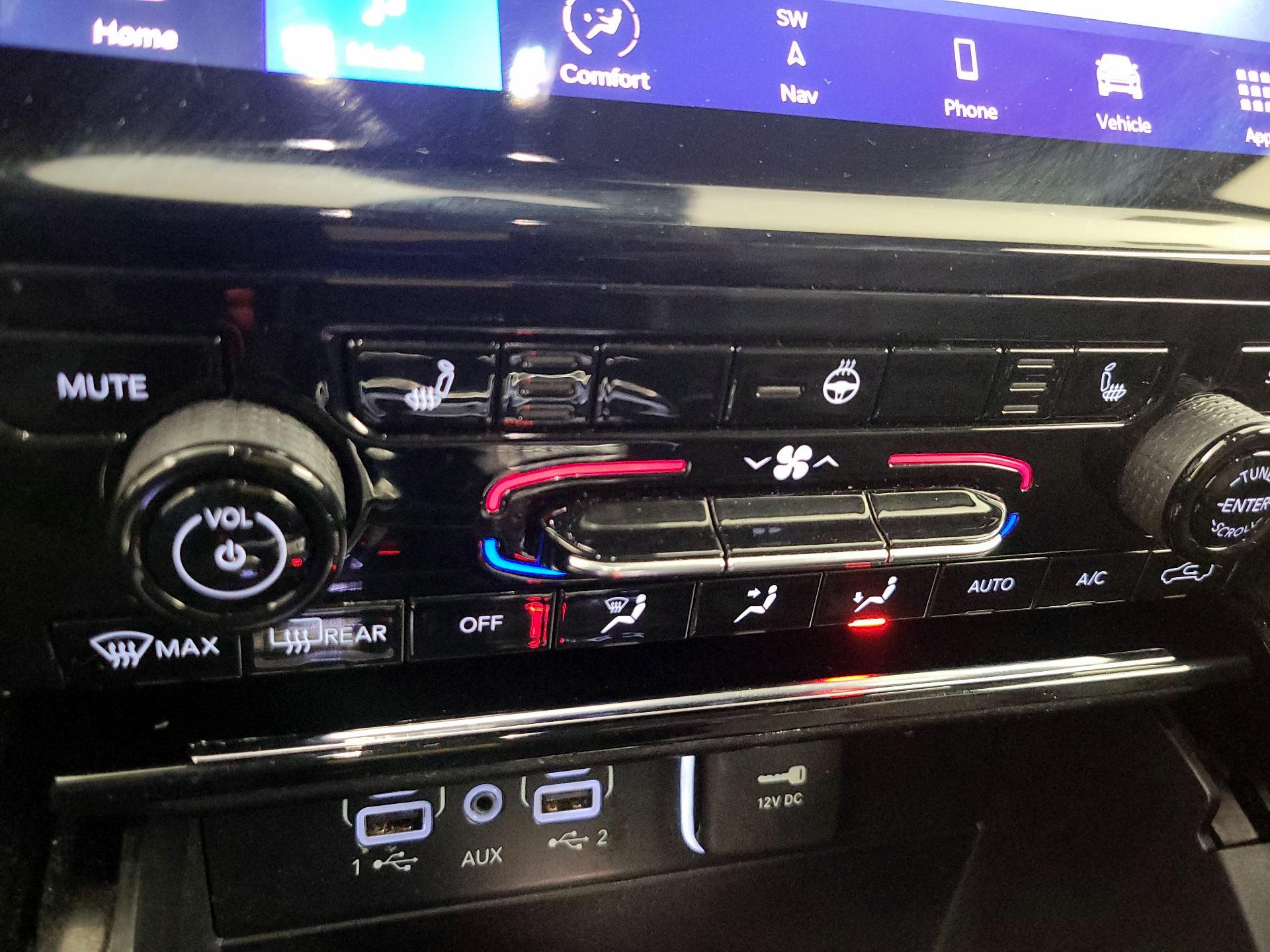 Thumbnail: 2023 Jeep Grand Cherokee - 16