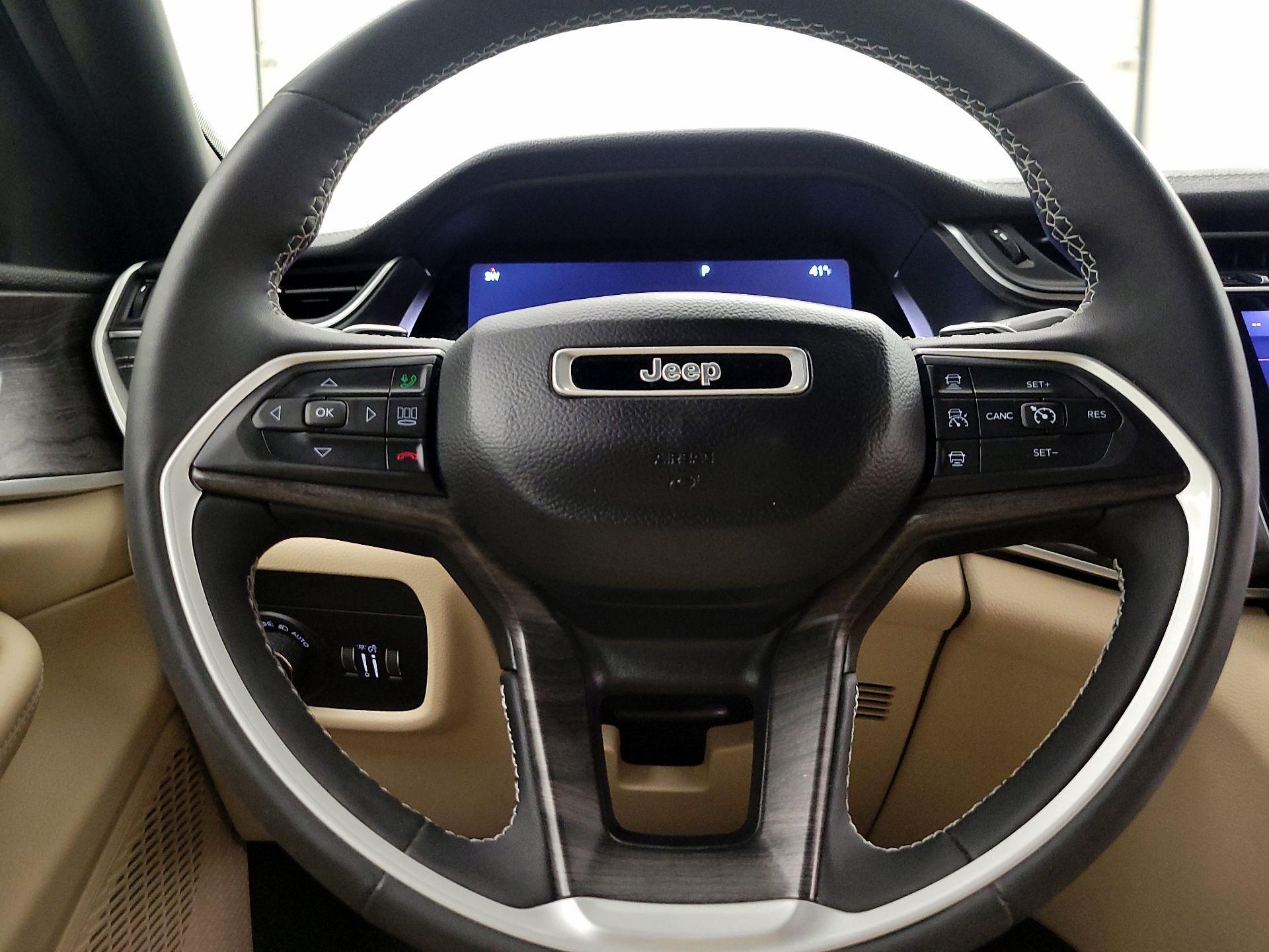 Thumbnail: 2023 Jeep Grand Cherokee - 10