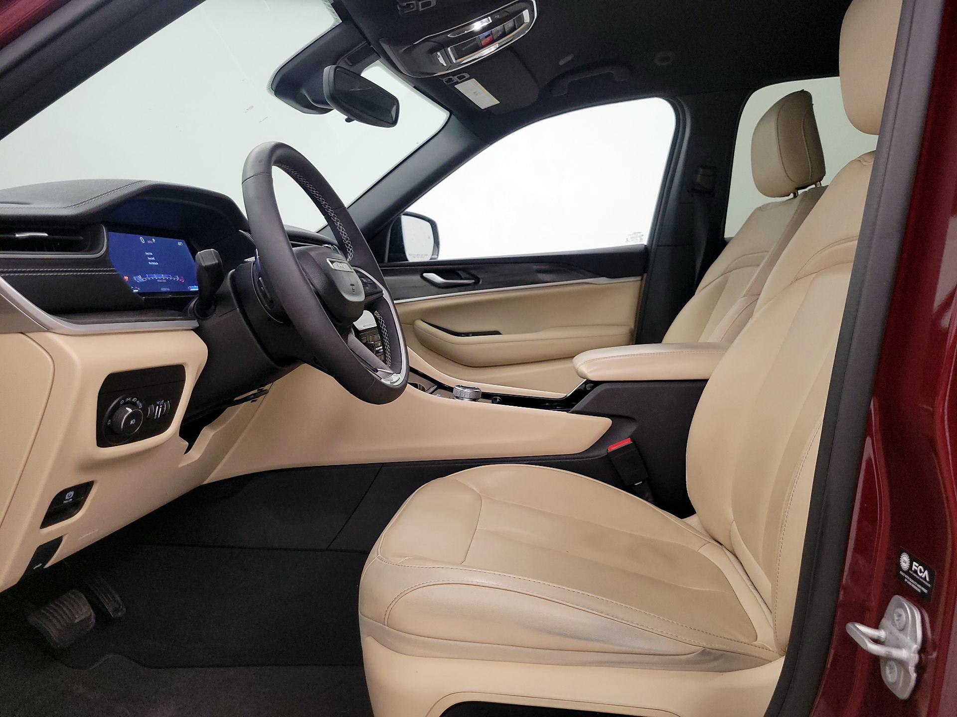 Thumbnail: 2023 Jeep Grand Cherokee - 11