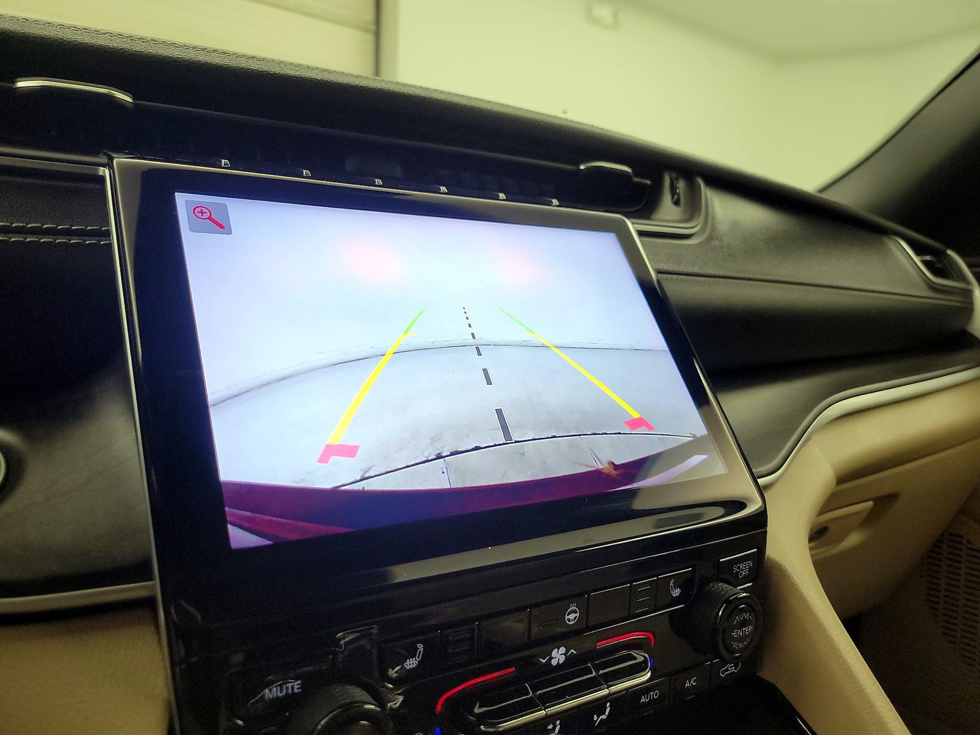 Thumbnail: 2023 Jeep Grand Cherokee - 15