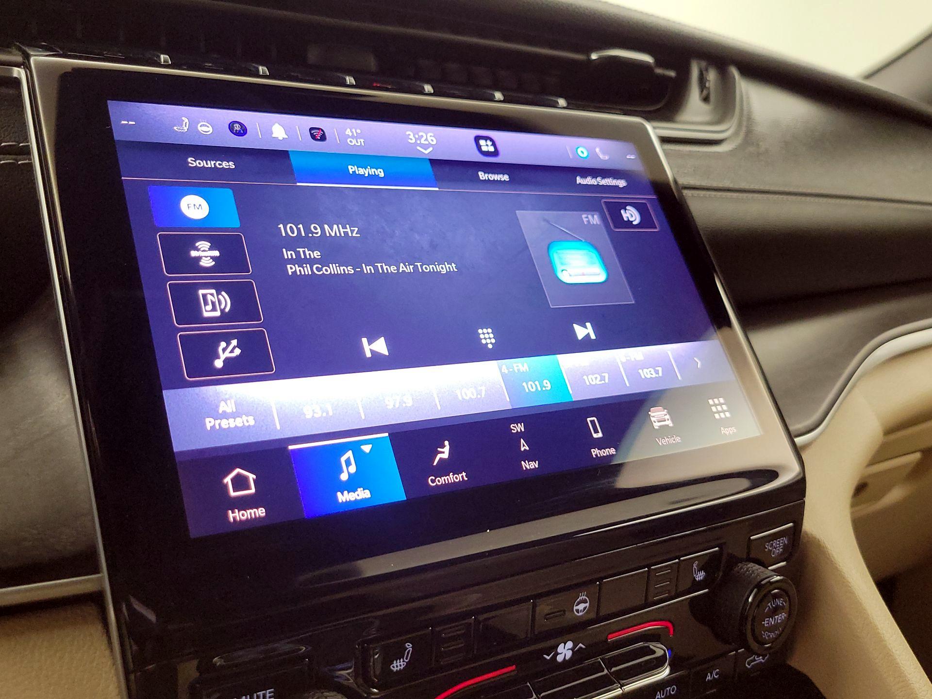 Thumbnail: 2023 Jeep Grand Cherokee - 16