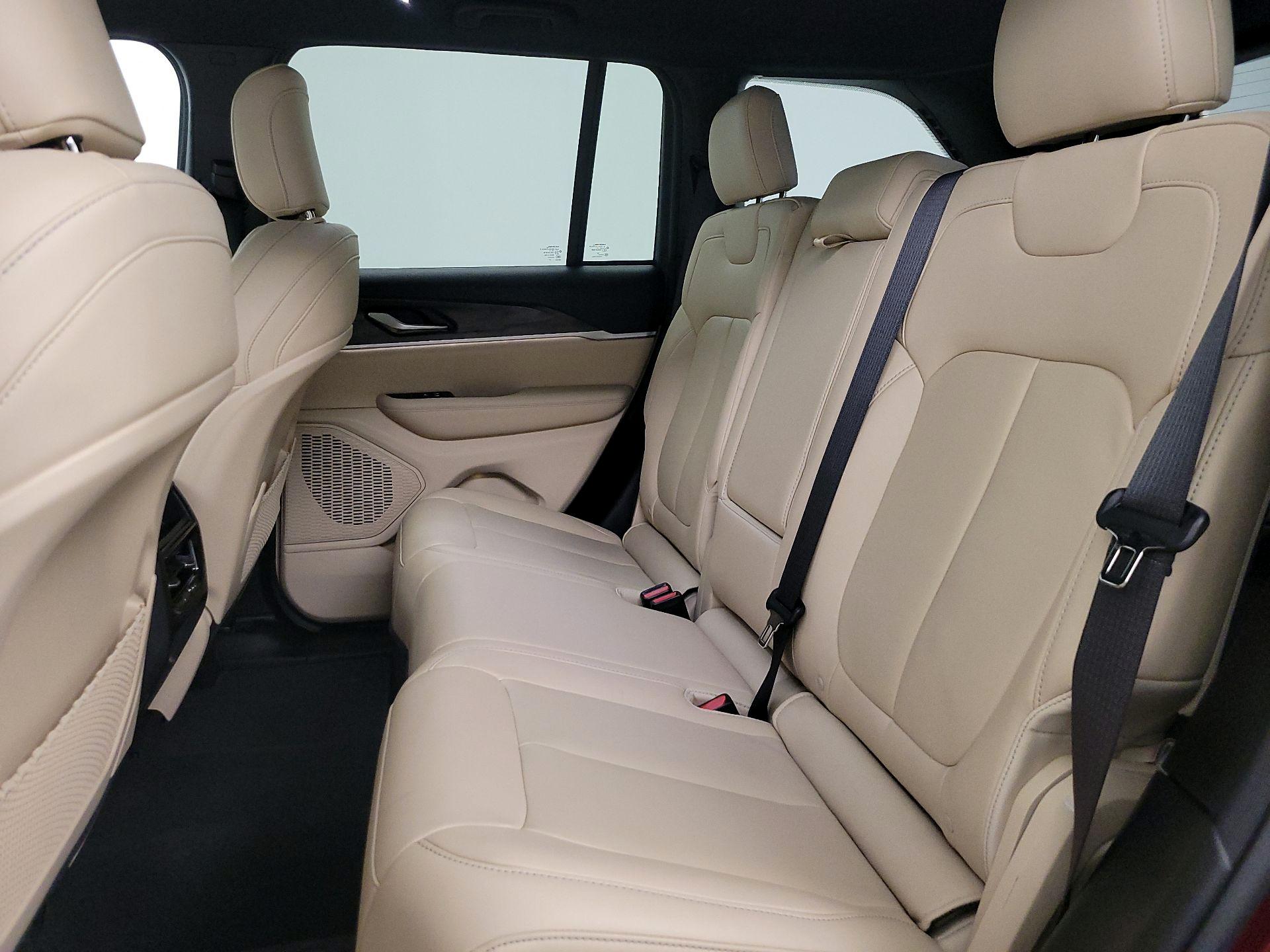 Thumbnail: 2023 Jeep Grand Cherokee - 20