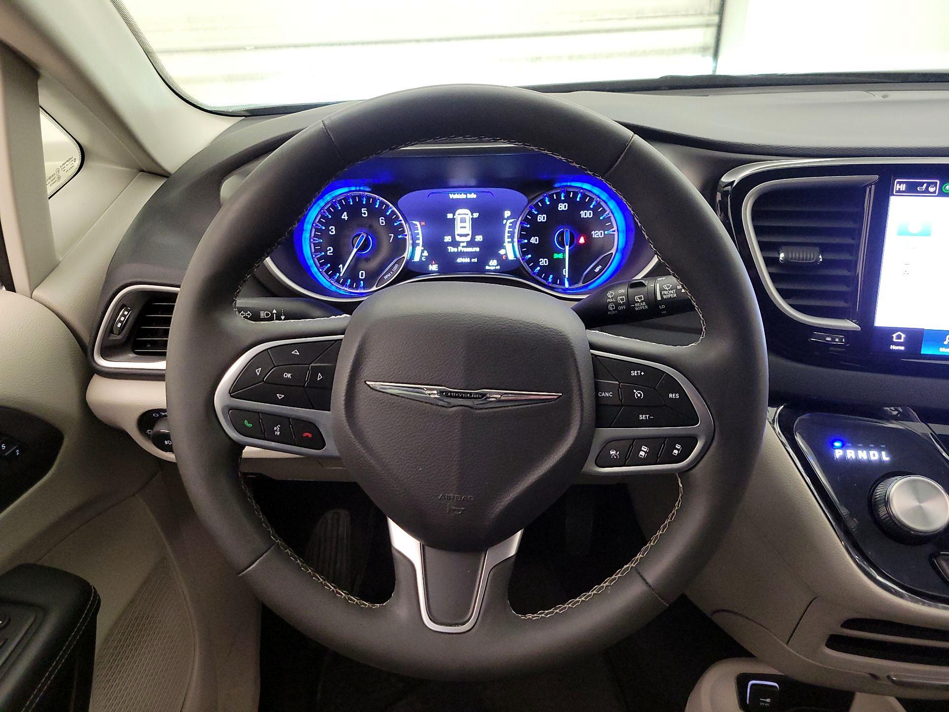 Thumbnail: 2024 Chrysler Pacifica - 10