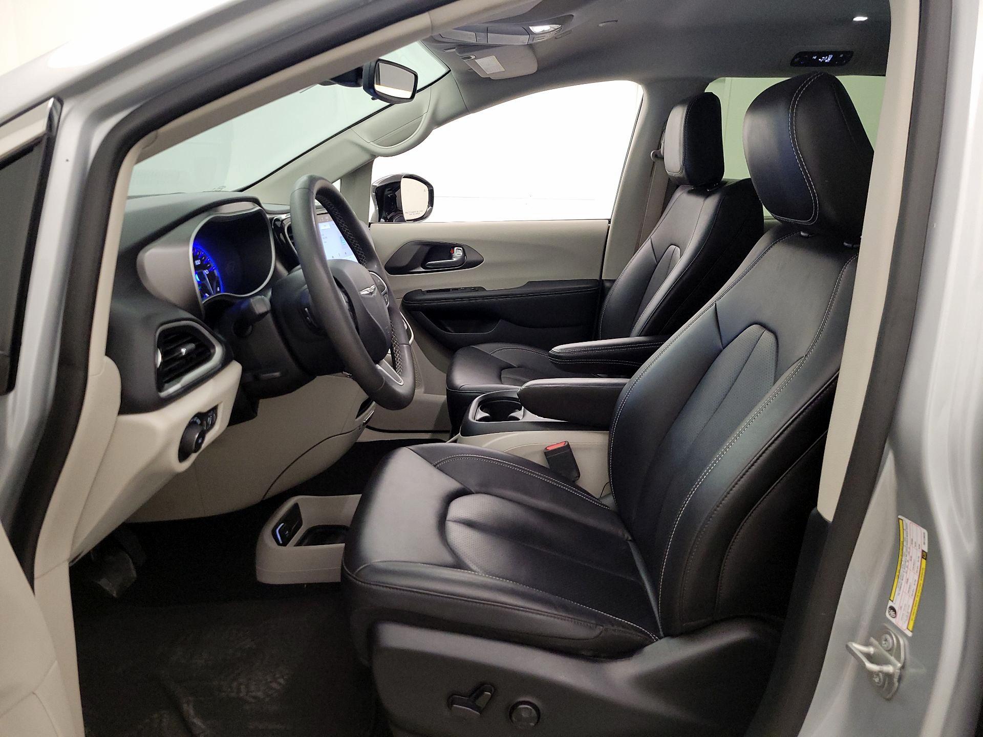 Thumbnail: 2024 Chrysler Pacifica - 11