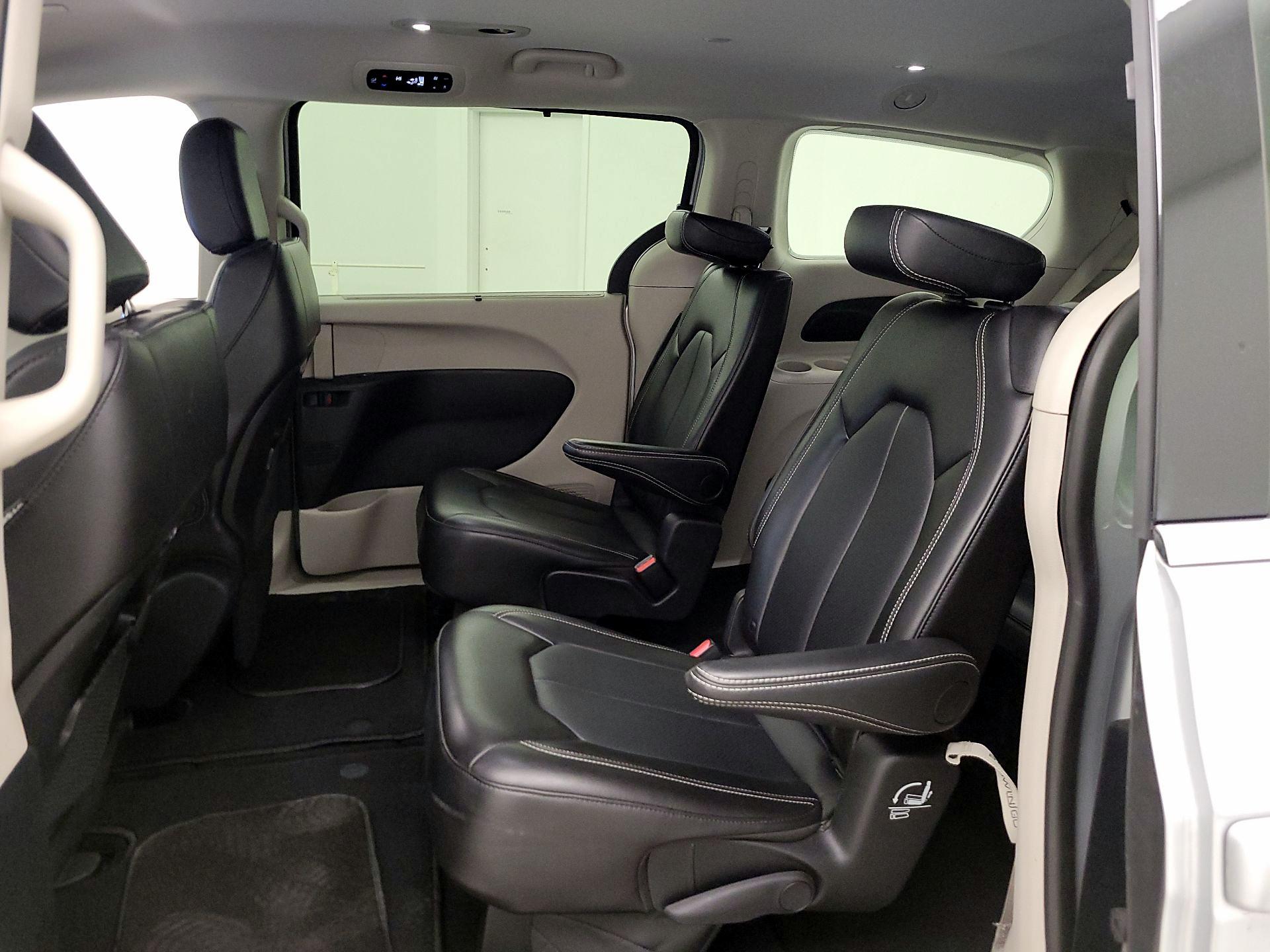 Thumbnail: 2024 Chrysler Pacifica - 19