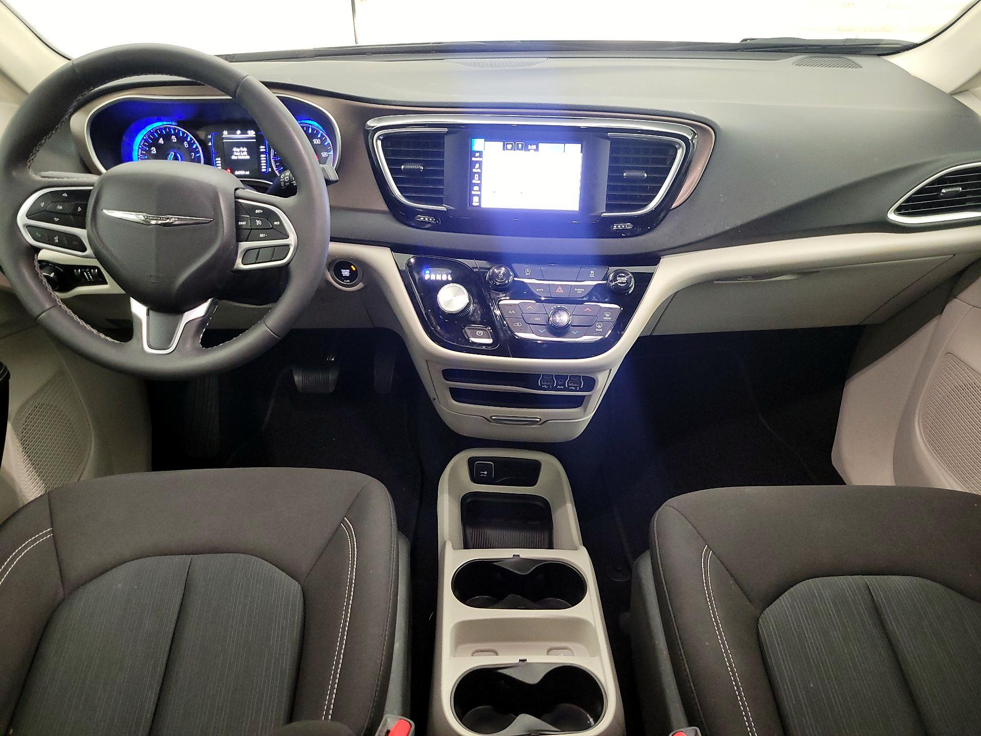 Thumbnail: 2024 Chrysler Voyager - 9