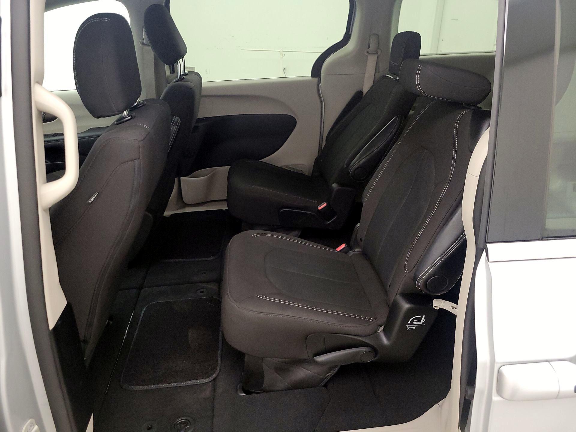 Thumbnail: 2024 Chrysler Voyager - 19