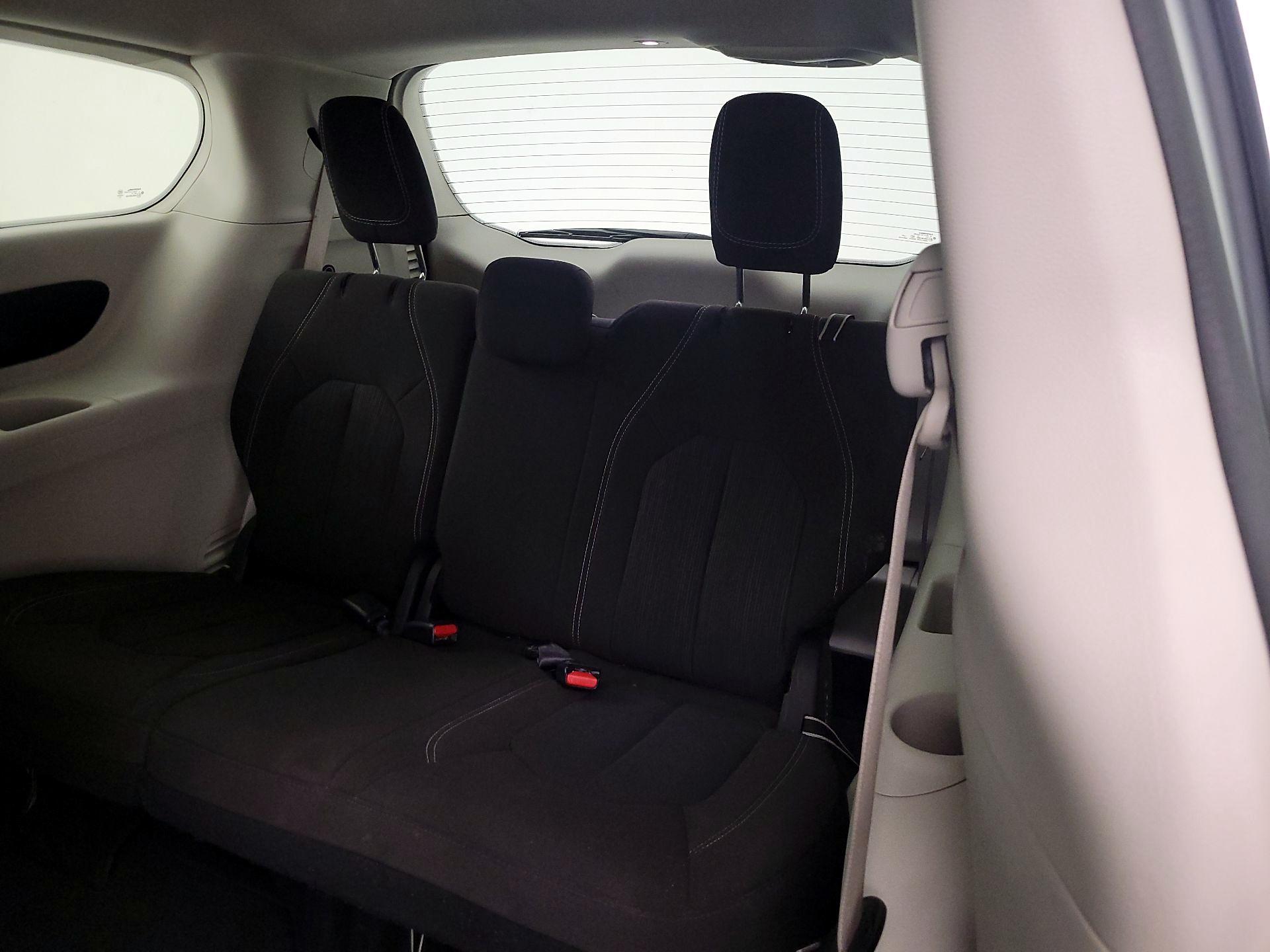 Thumbnail: 2024 Chrysler Voyager - 20