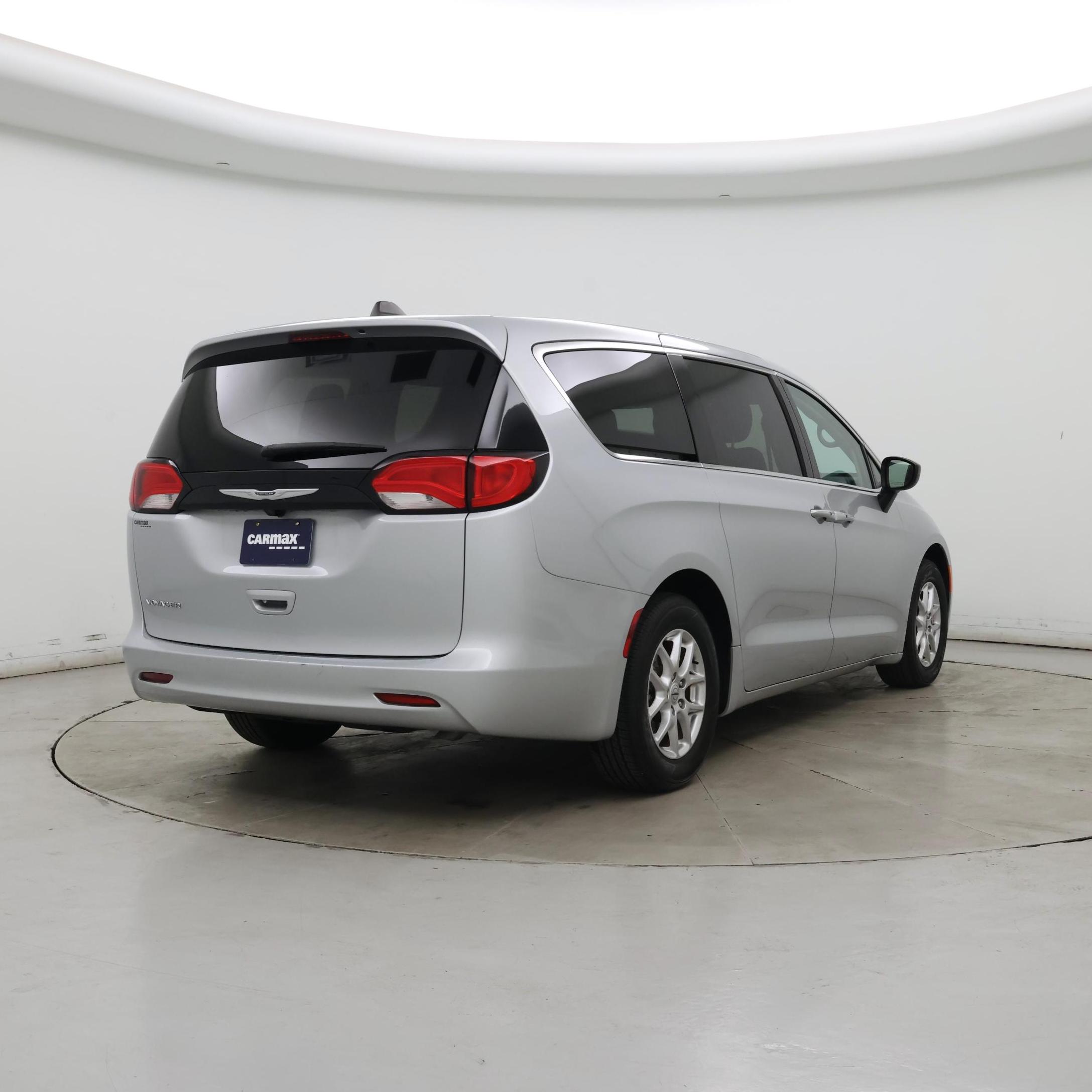 Thumbnail: 2024 Chrysler Voyager - 8