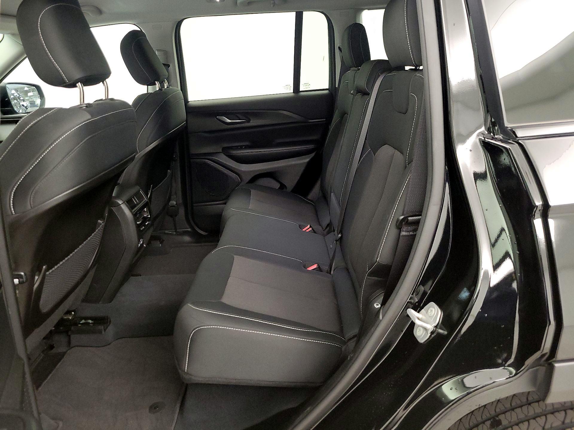 Thumbnail: 2023 Jeep Grand Cherokee - 19