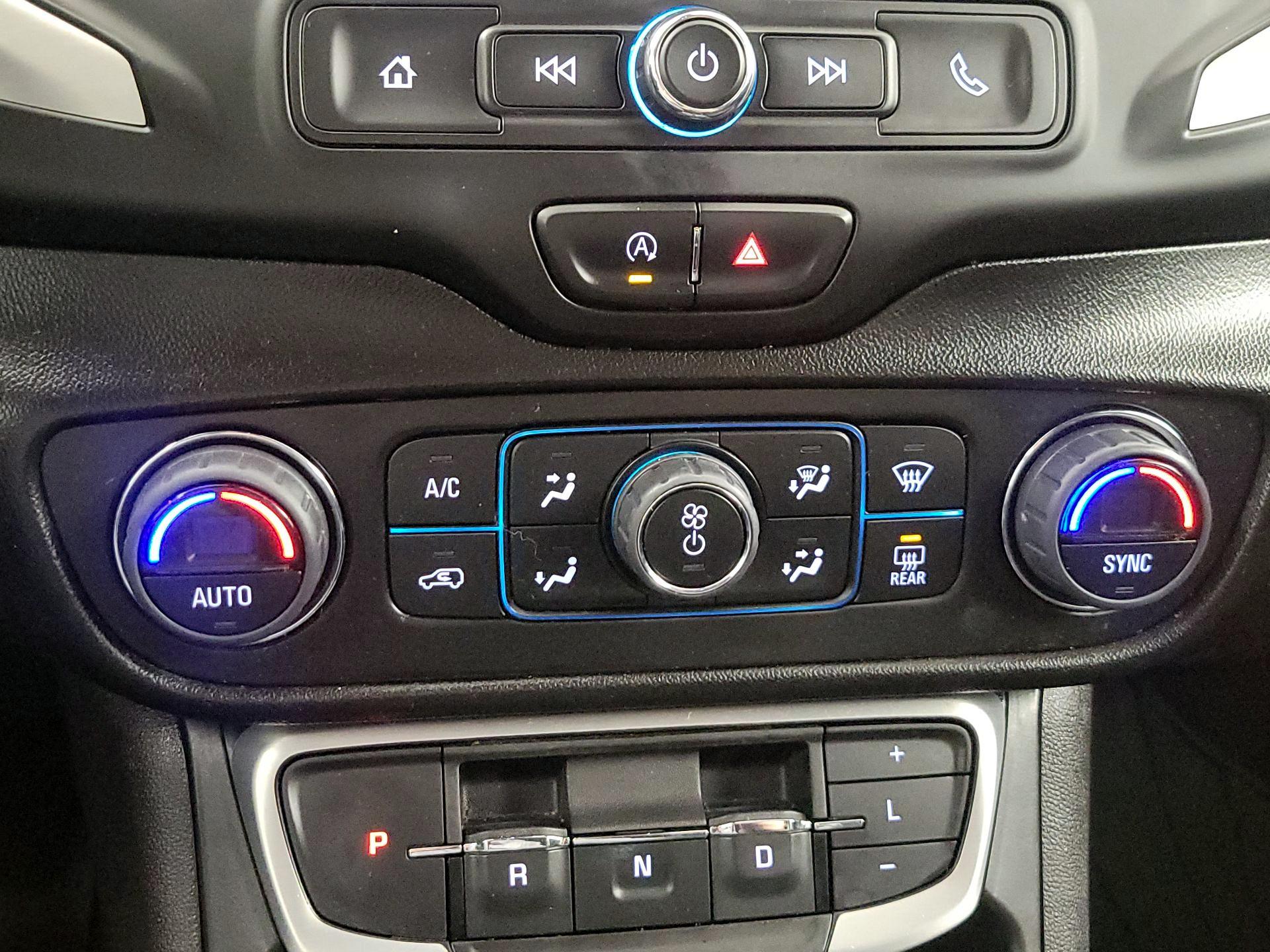 Thumbnail: 2022 GMC Terrain - 16