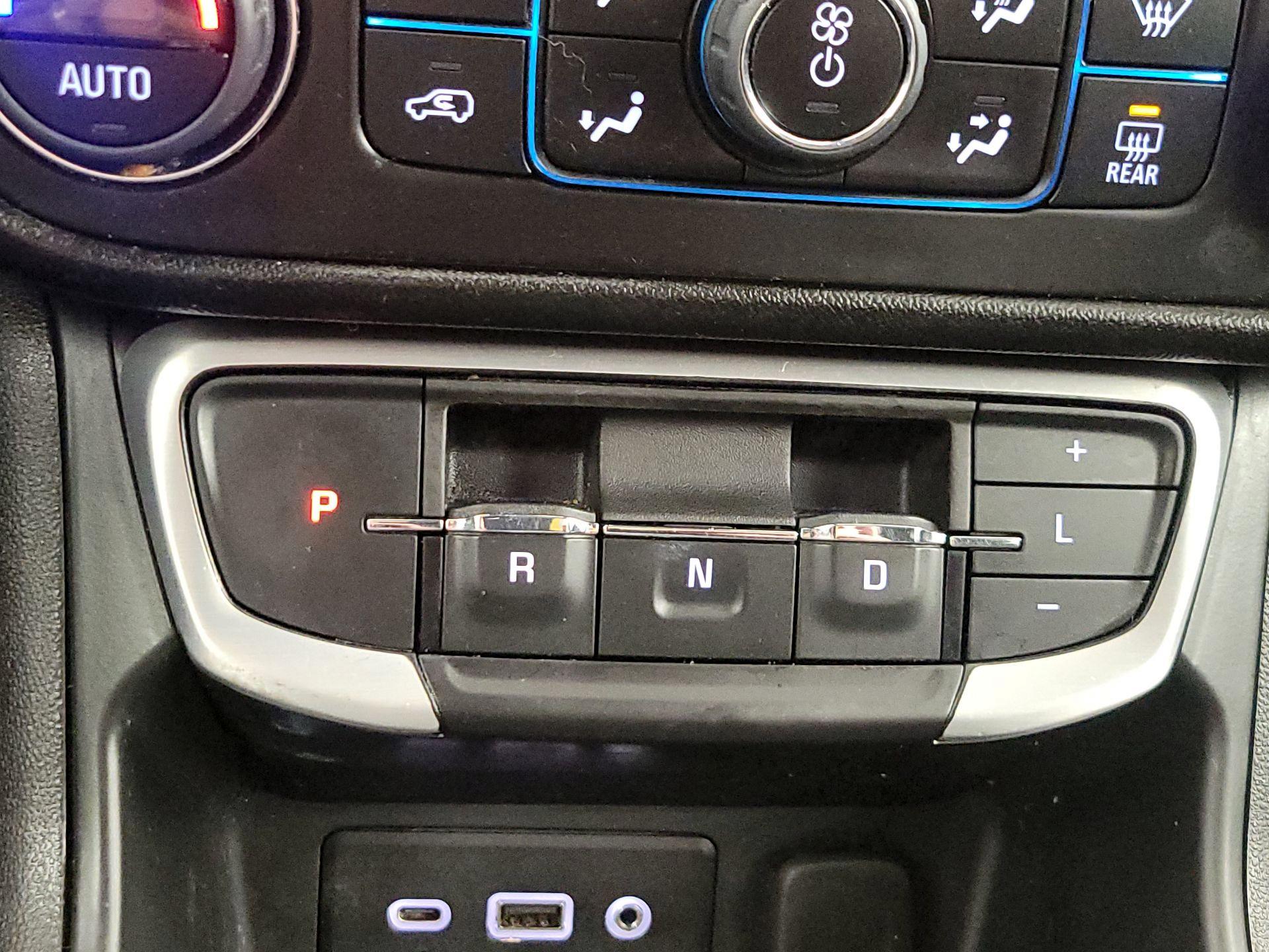 Thumbnail: 2022 GMC Terrain - 17