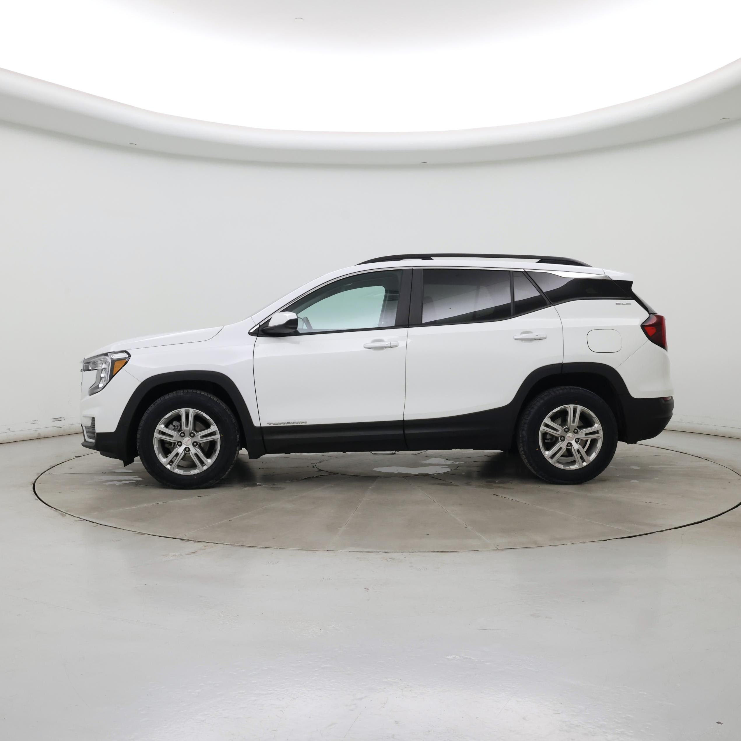 Thumbnail: 2022 GMC Terrain - 3