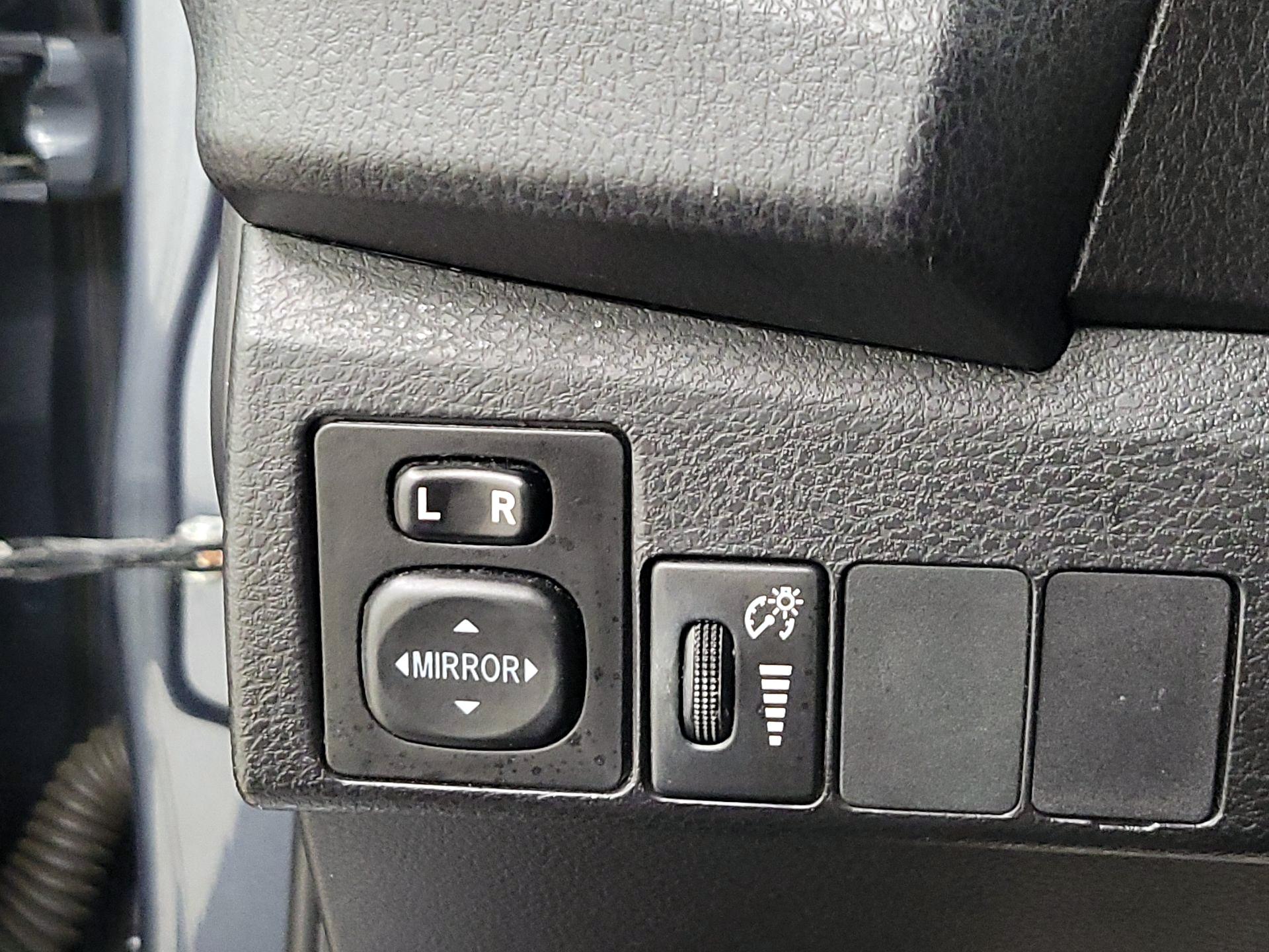 Thumbnail: 2015 Toyota Corolla - 13