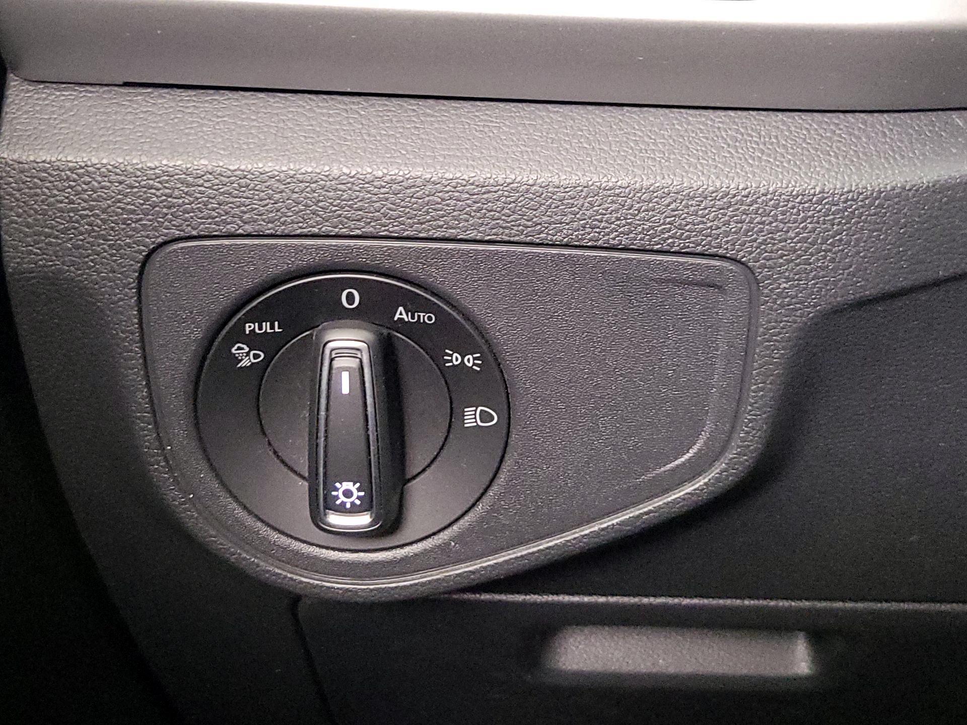 Thumbnail: 2023 Volkswagen Atlas - 13