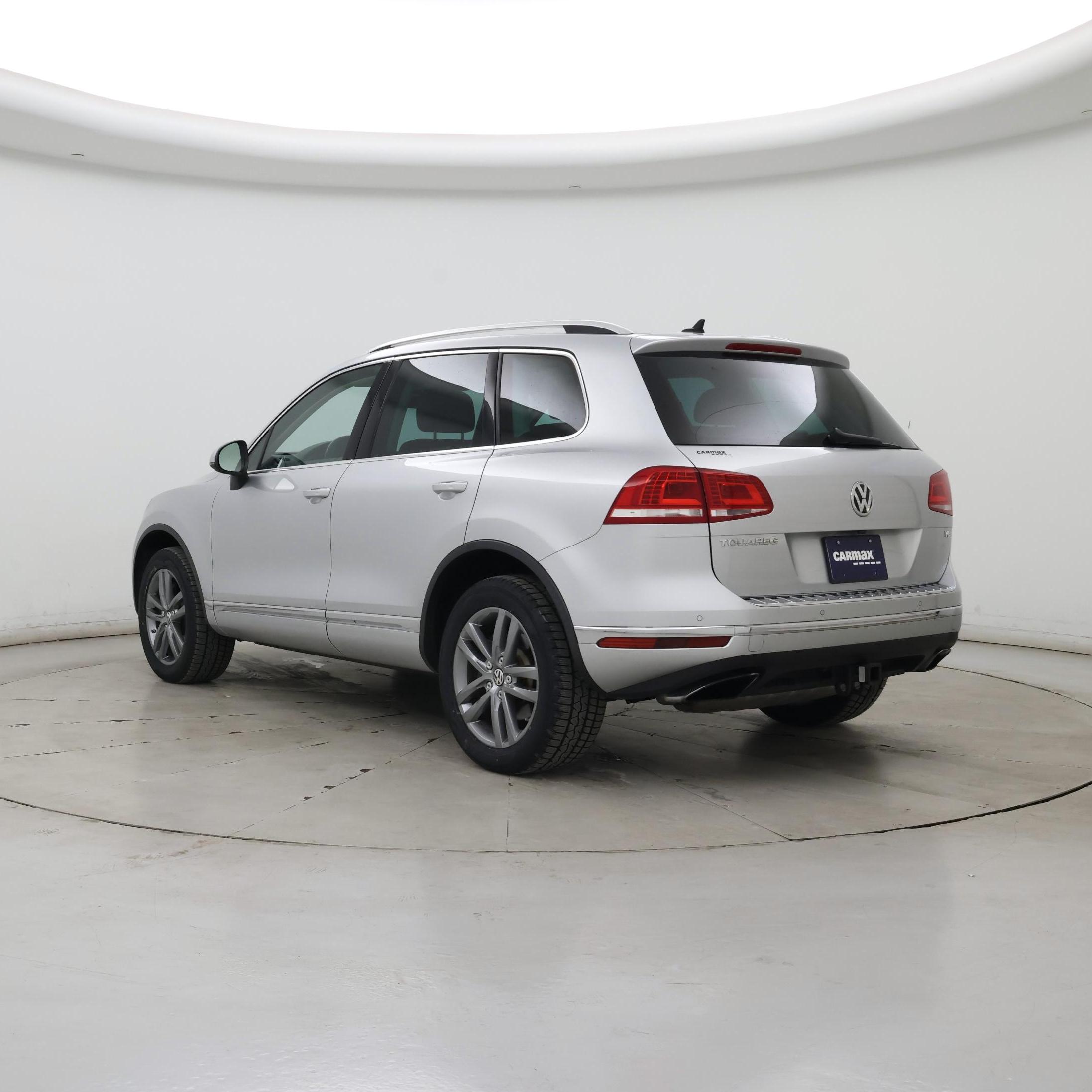 Thumbnail: 2015 Volkswagen Touareg - 2